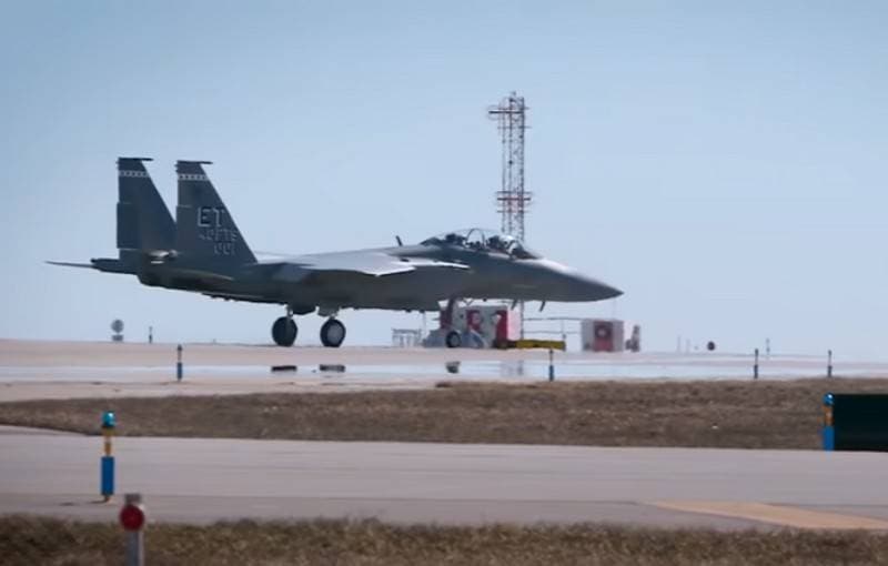 Không quân Mỹ nhận máy bay F-15EX đầu tiên