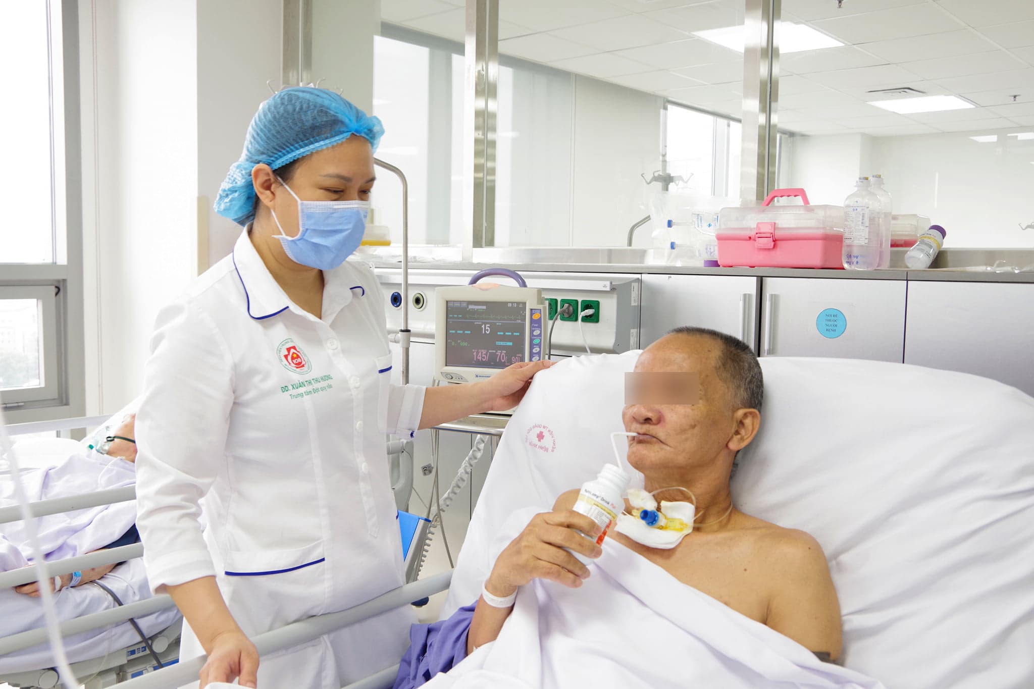 Cứu sống bệnh nhân chảy máu não thất nặng