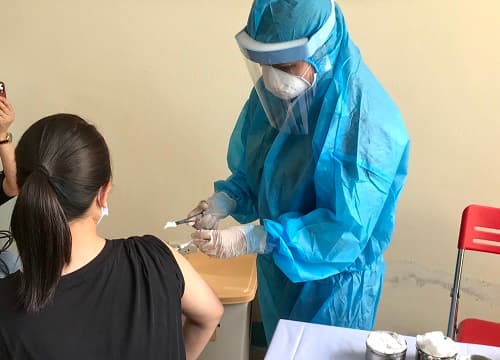 Cả nước đã có hơn 10 nghìn người được tiêm chủng vaccine phòng Covid-19