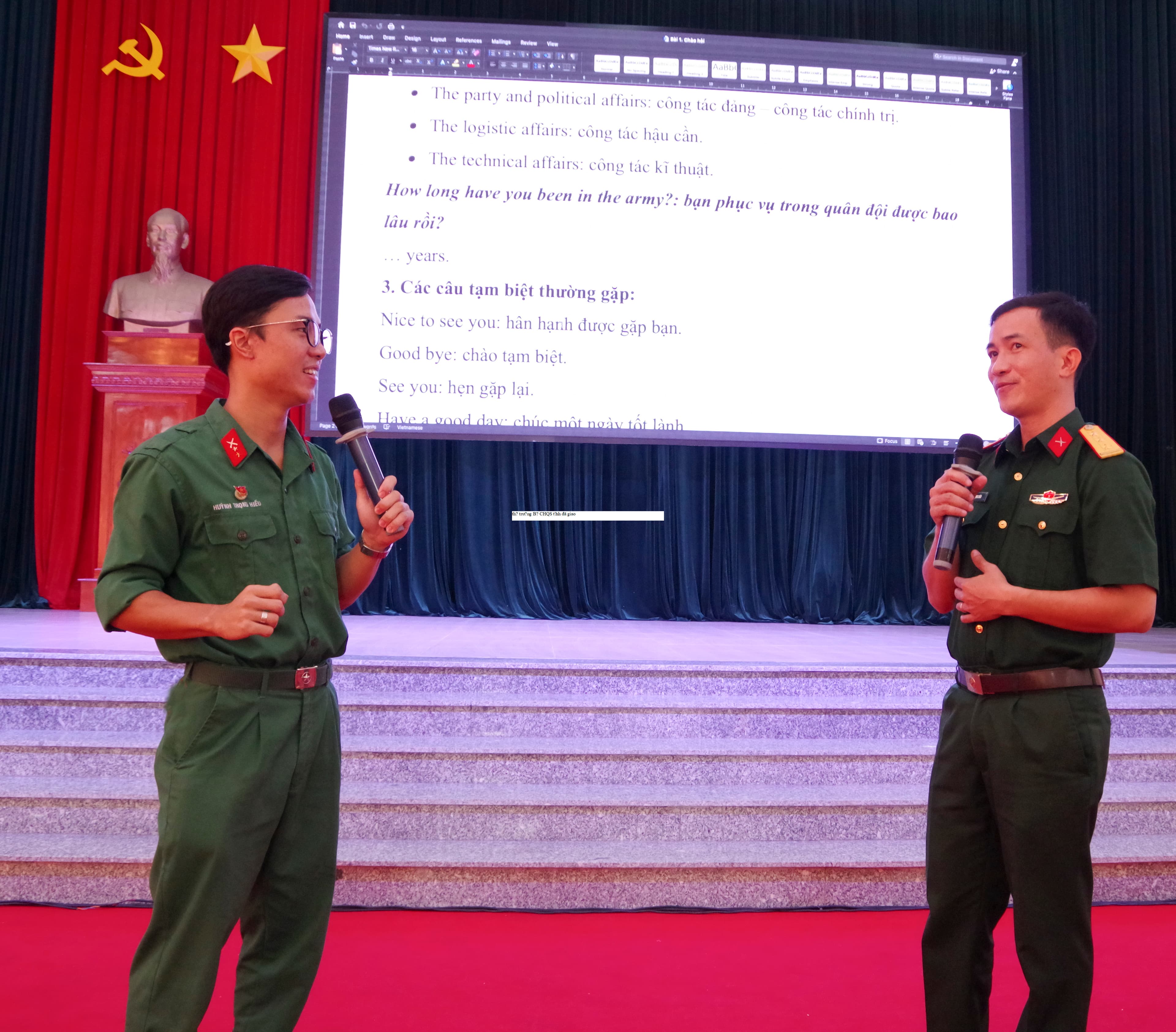 Thầy giáo chiến sĩ