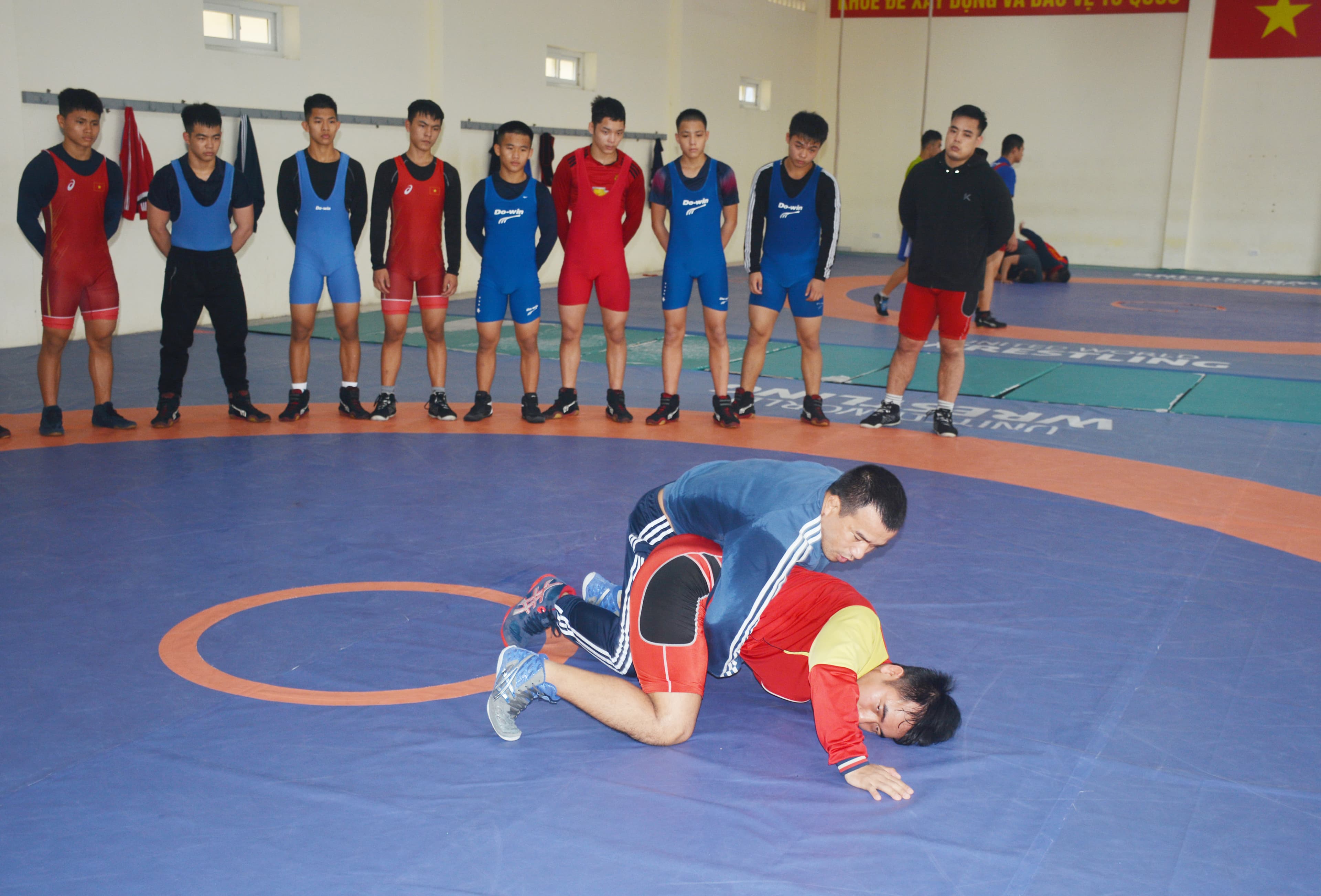 Trăn trở nơi "lá cờ đầu"