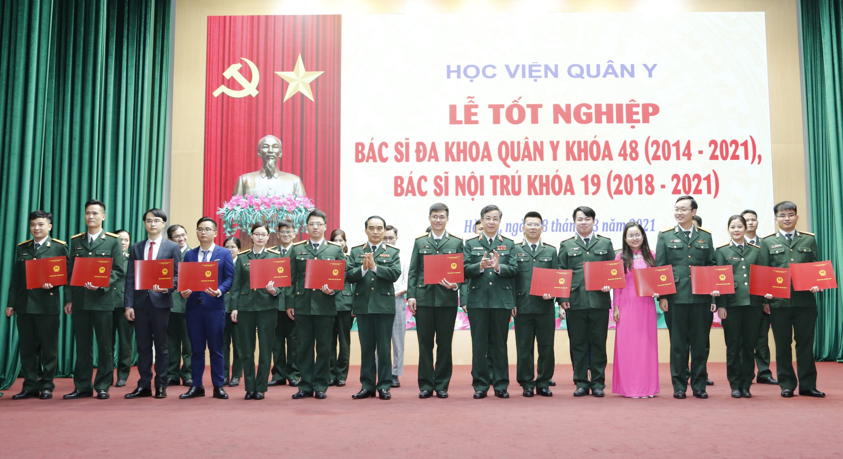 Học viện Quân y trao bằng tốt nghiệp cho bác sĩ đa khoa và bác sĩ nội trú
