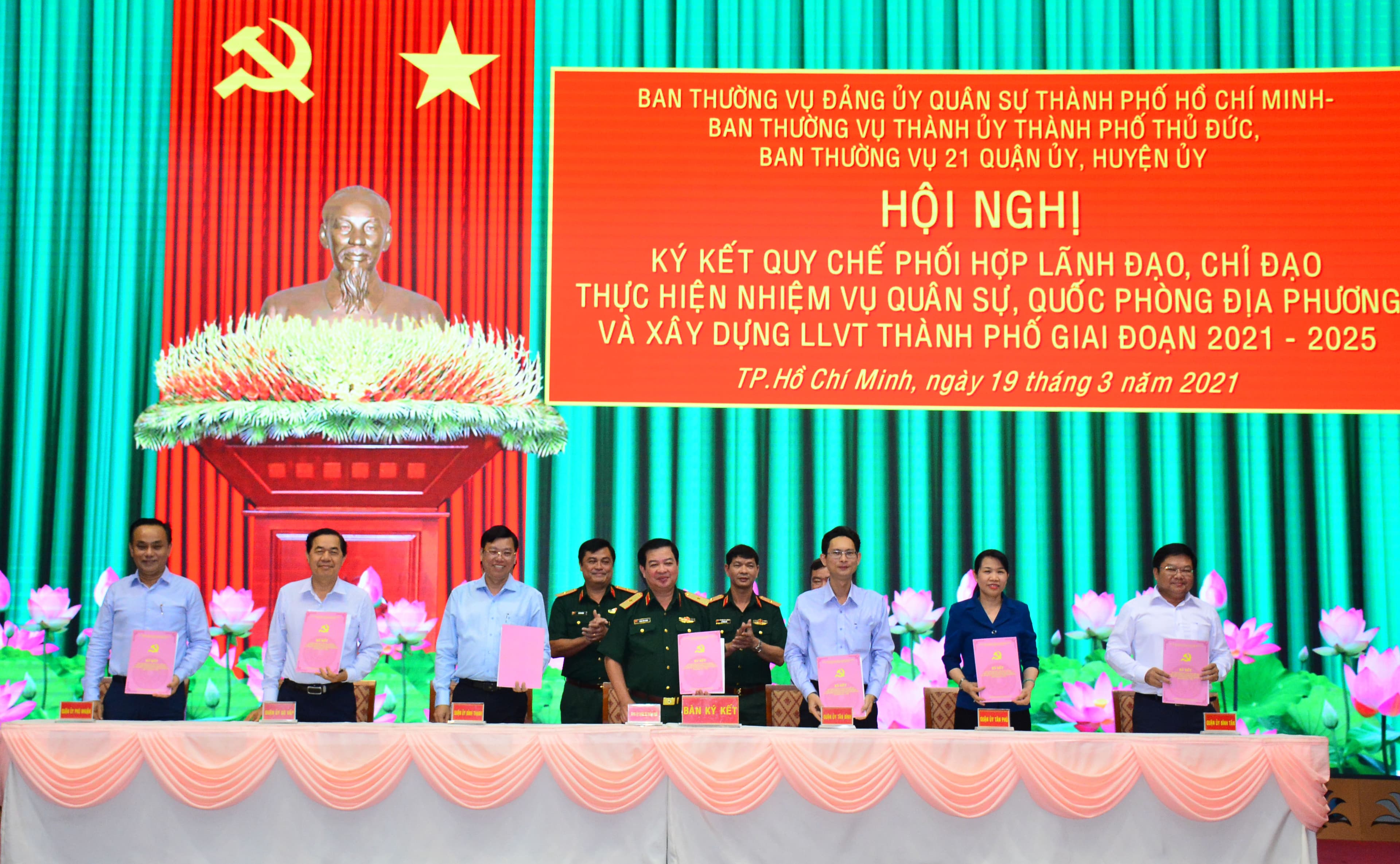 Phối hợp lãnh đạo, chỉ đạo thực hiện nhiệm vụ quân sự, quốc phòng, xây dựng lực lượng vũ trang