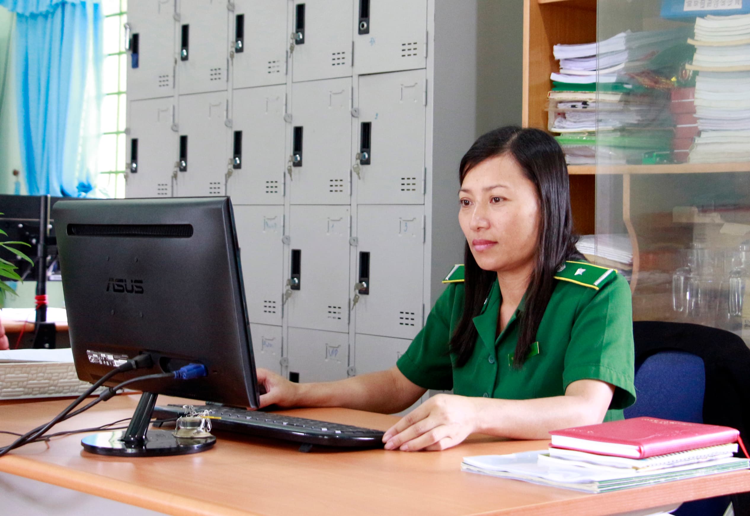 Nữ cán bộ công đoàn tận tâm, trách nhiệm