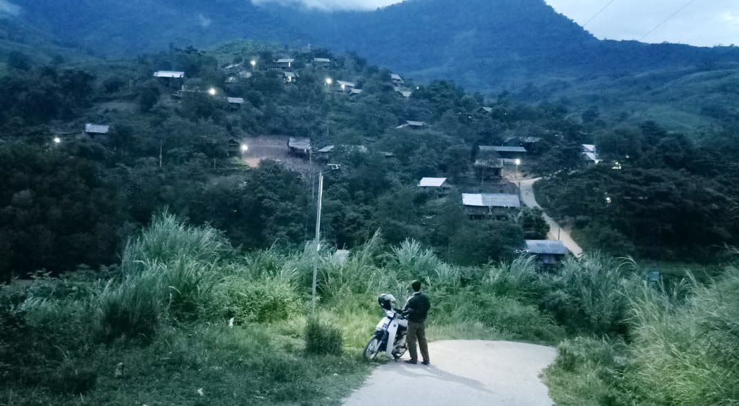 Thắp sáng cổng trời biên giới Cha Lo