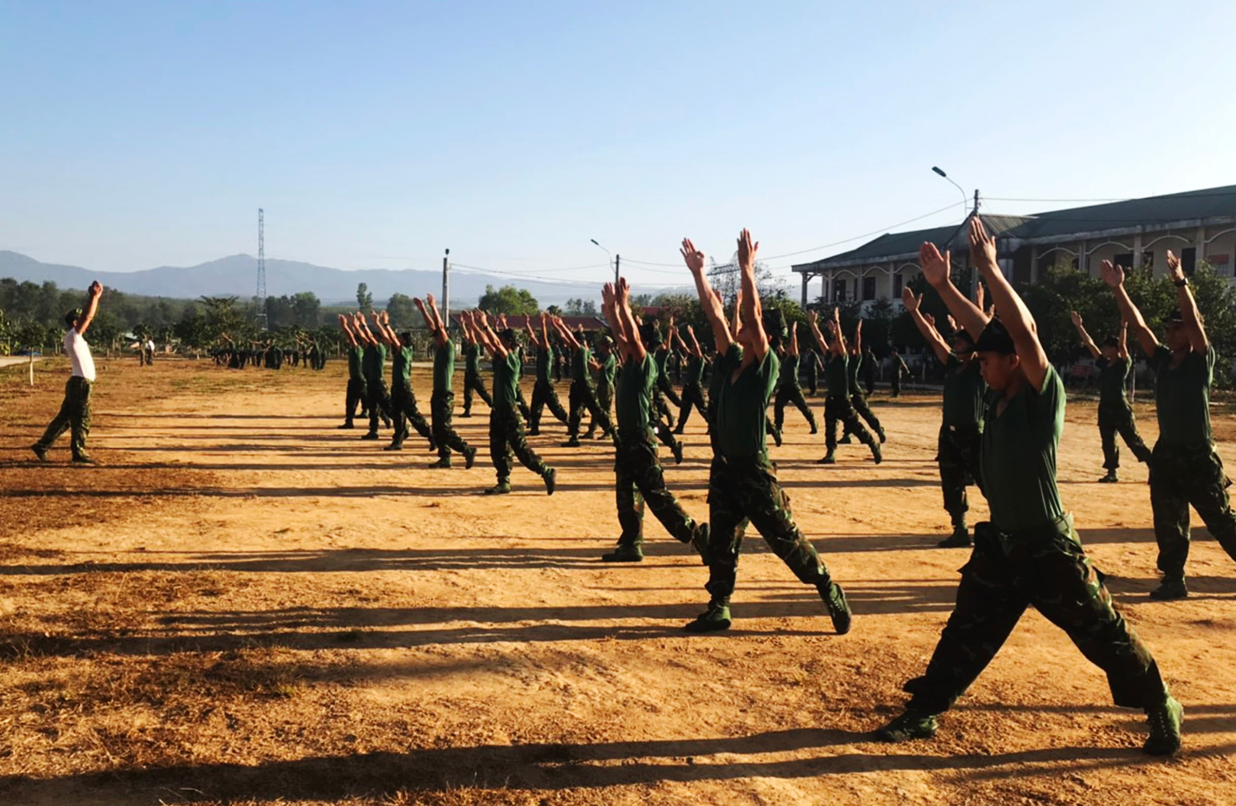 Những ngày đầu trong quân ngũ