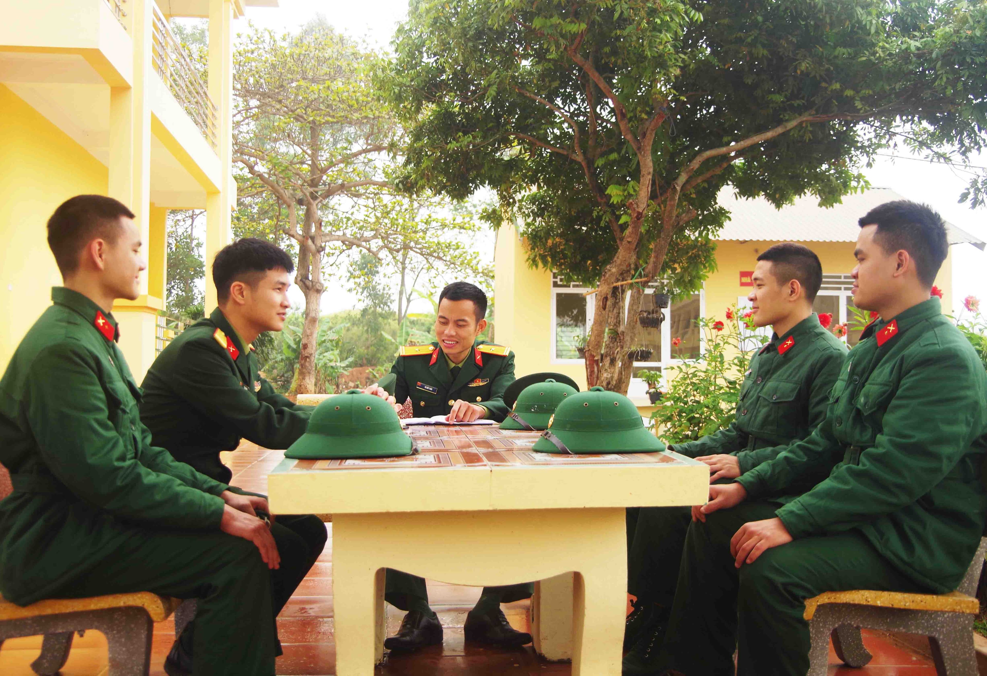 Ngôi nhà chung ấm tình đồng đội
