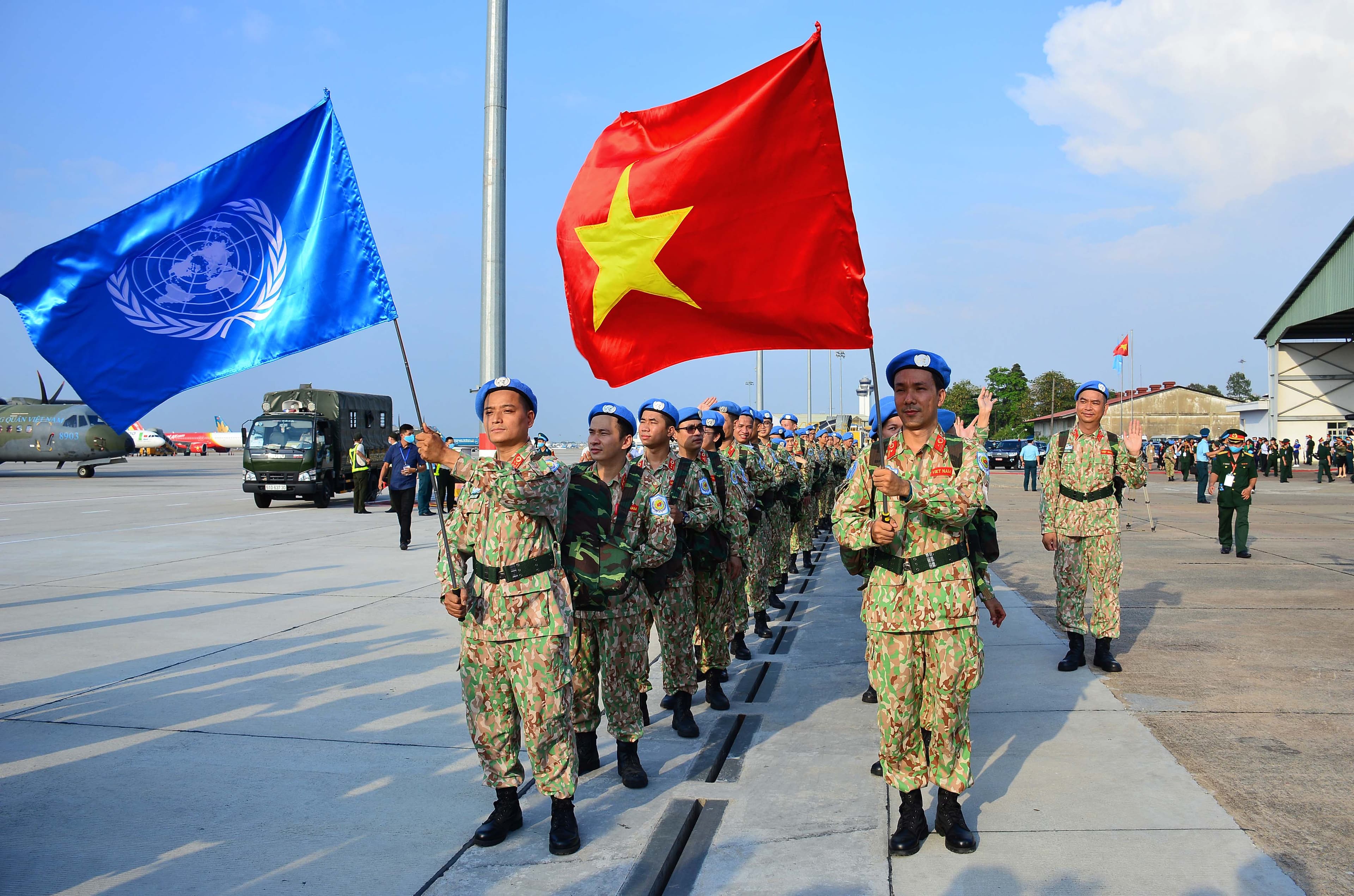 Bộ Quốc phòng tổ chức lễ xuất quân Bệnh viện Dã chiến cấp 2 số 3 làm nhiệm vụ quốc tế