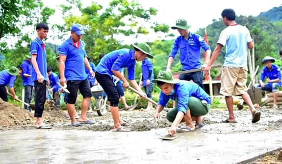 THANH NIÊN XUNG KÍCH, TẬN HIẾN