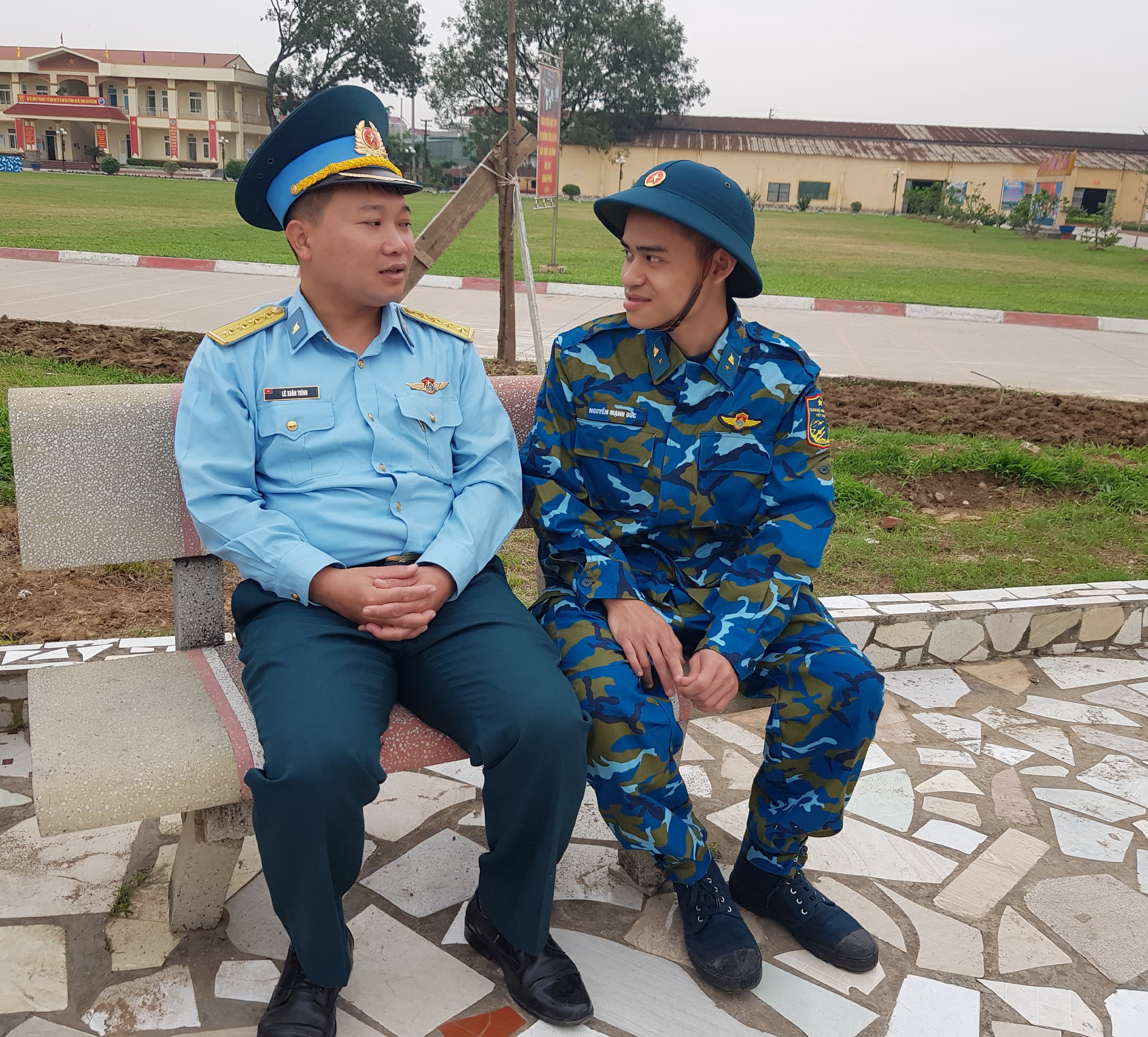 Gần gũi, sẻ chia cùng chiến sĩ mới