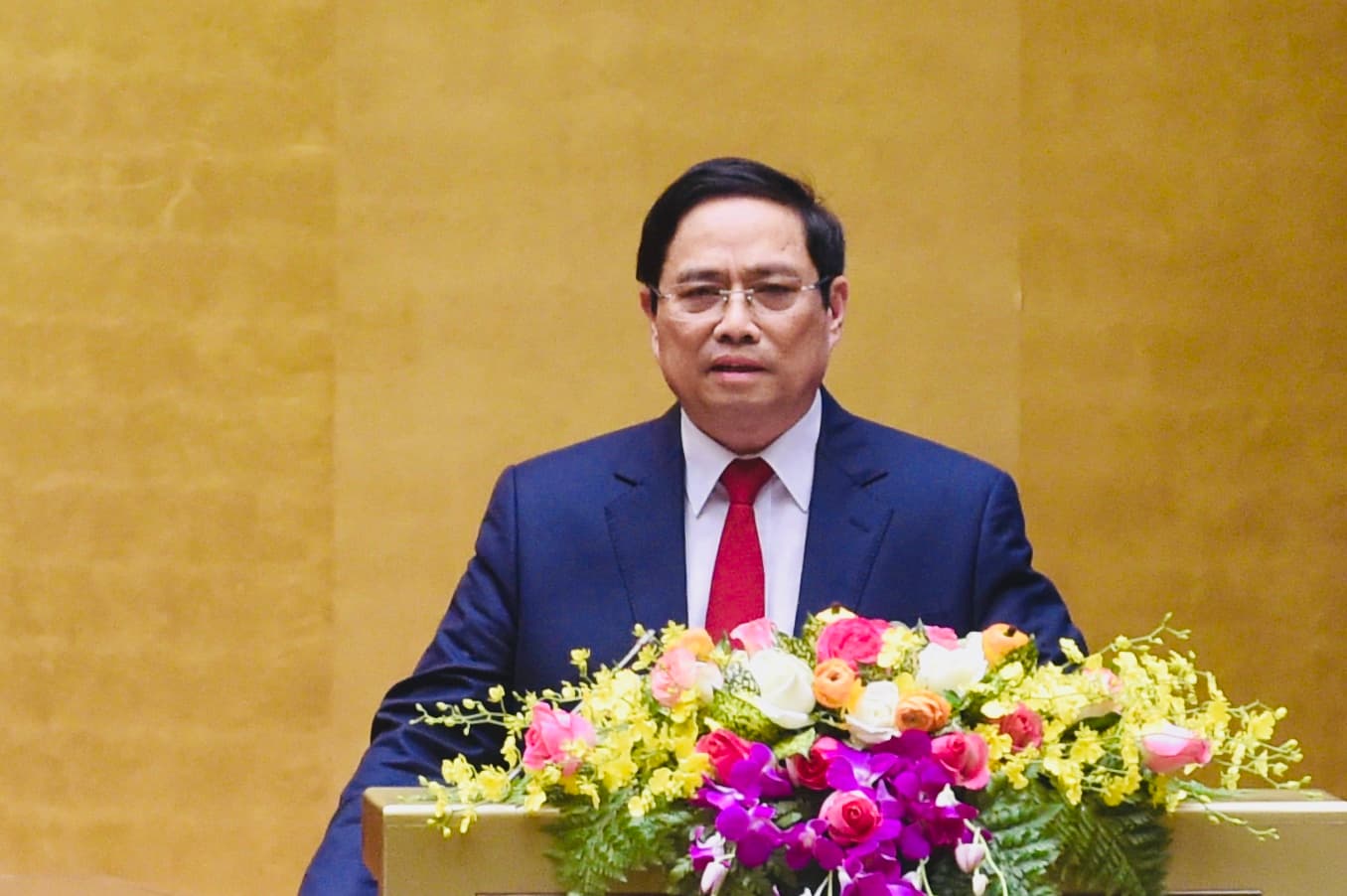 Đẩy mạnh xây dựng, chỉnh đốn Đảng toàn diện về chính trị, tư tưởng, đạo đức, tổ chức và cán bộ