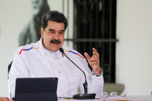 Venezuela đề xuất đổi dầu lấy vaccine