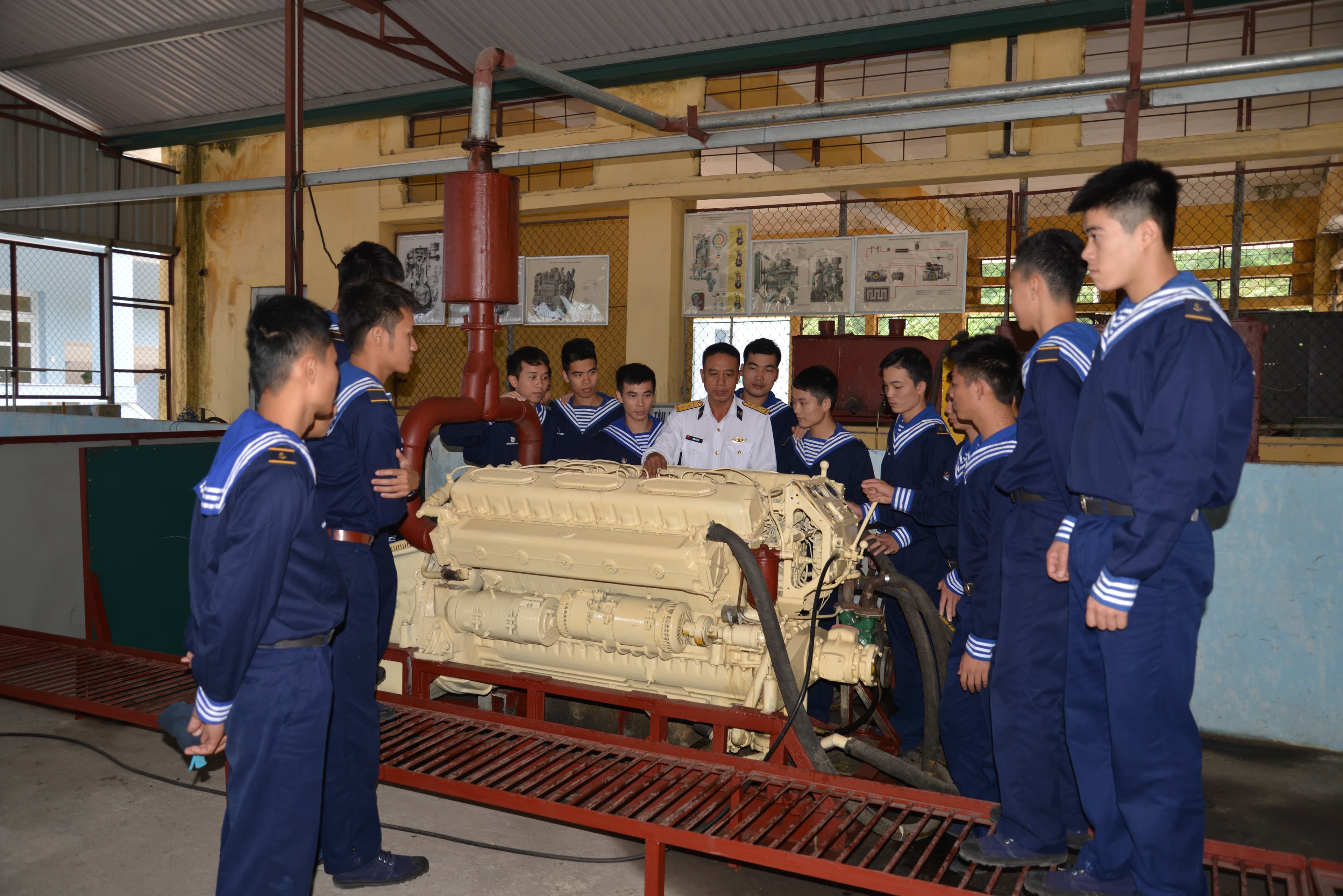 Huấn luyện giỏi ở đơn vị đánh thắng trận đầu