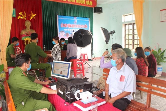 Ân cần, trách nhiệm trong làm thẻ căn cước công dân