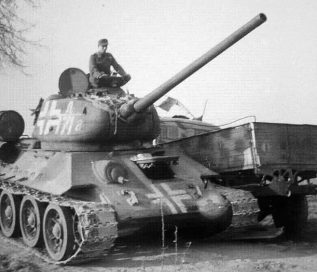 Người Đức làm gì với xe tăng T-34 huyền thoại của Liên Xô trong Thế chiến II