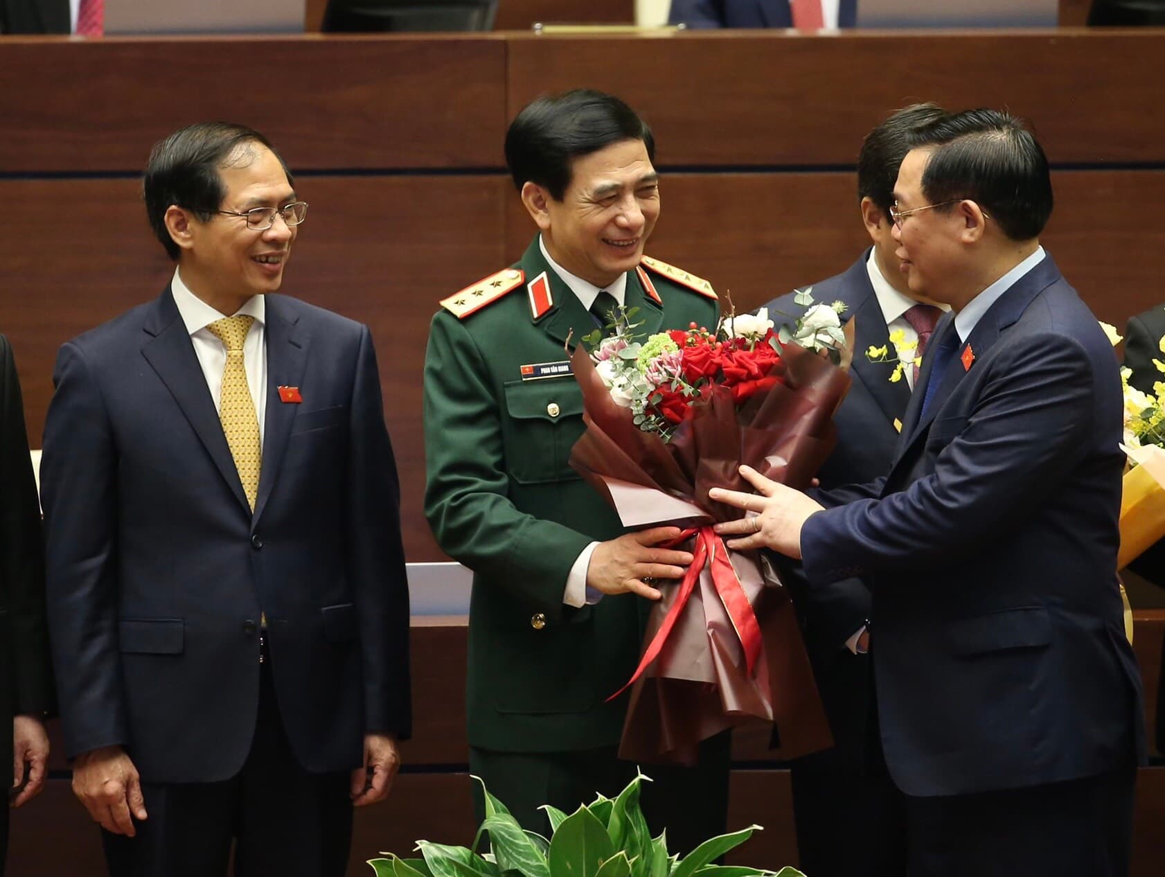 Quốc hội phê chuẩn bổ nhiệm Thượng tướng Phan Văn Giang giữ chức vụ Bộ trưởng Bộ Quốc phòng