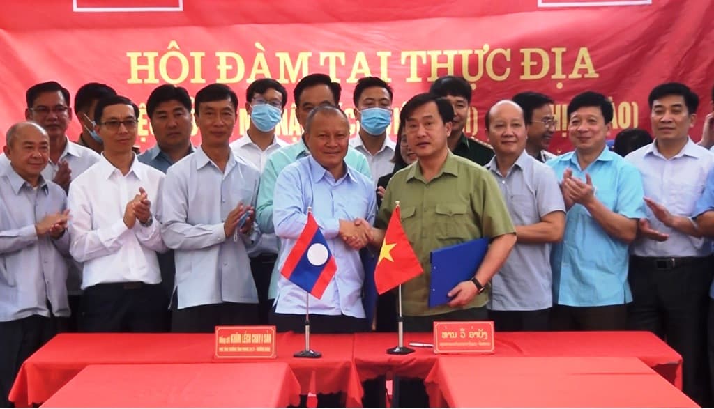 Hội đàm về việc mở lối mở khu vực mốc 65 trên biên giới Việt Nam - Lào
