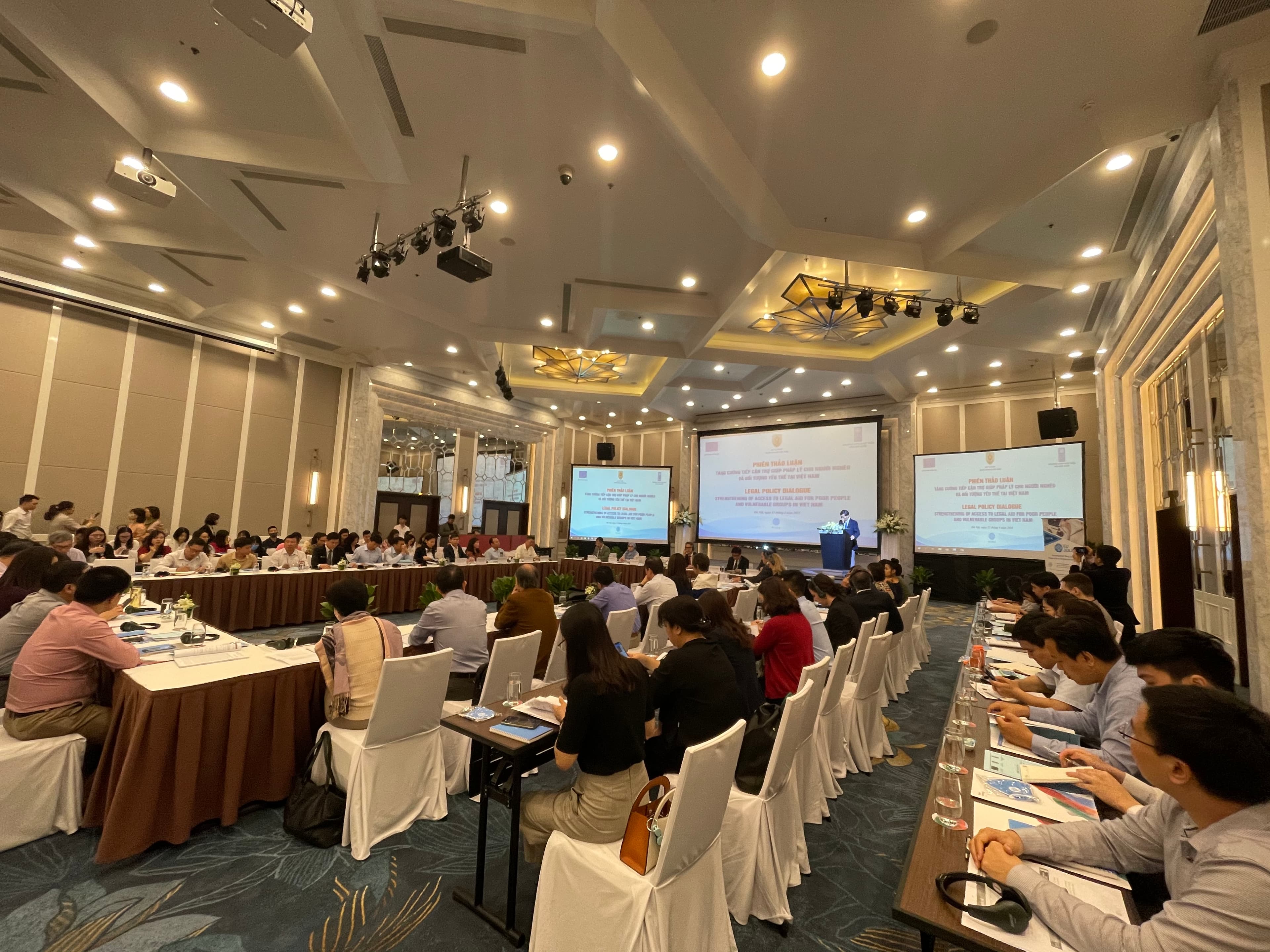 Tăng cường tiếp cận trợ giúp pháp lý cho người nghèo và đối tượng yếu thế tại Việt Nam