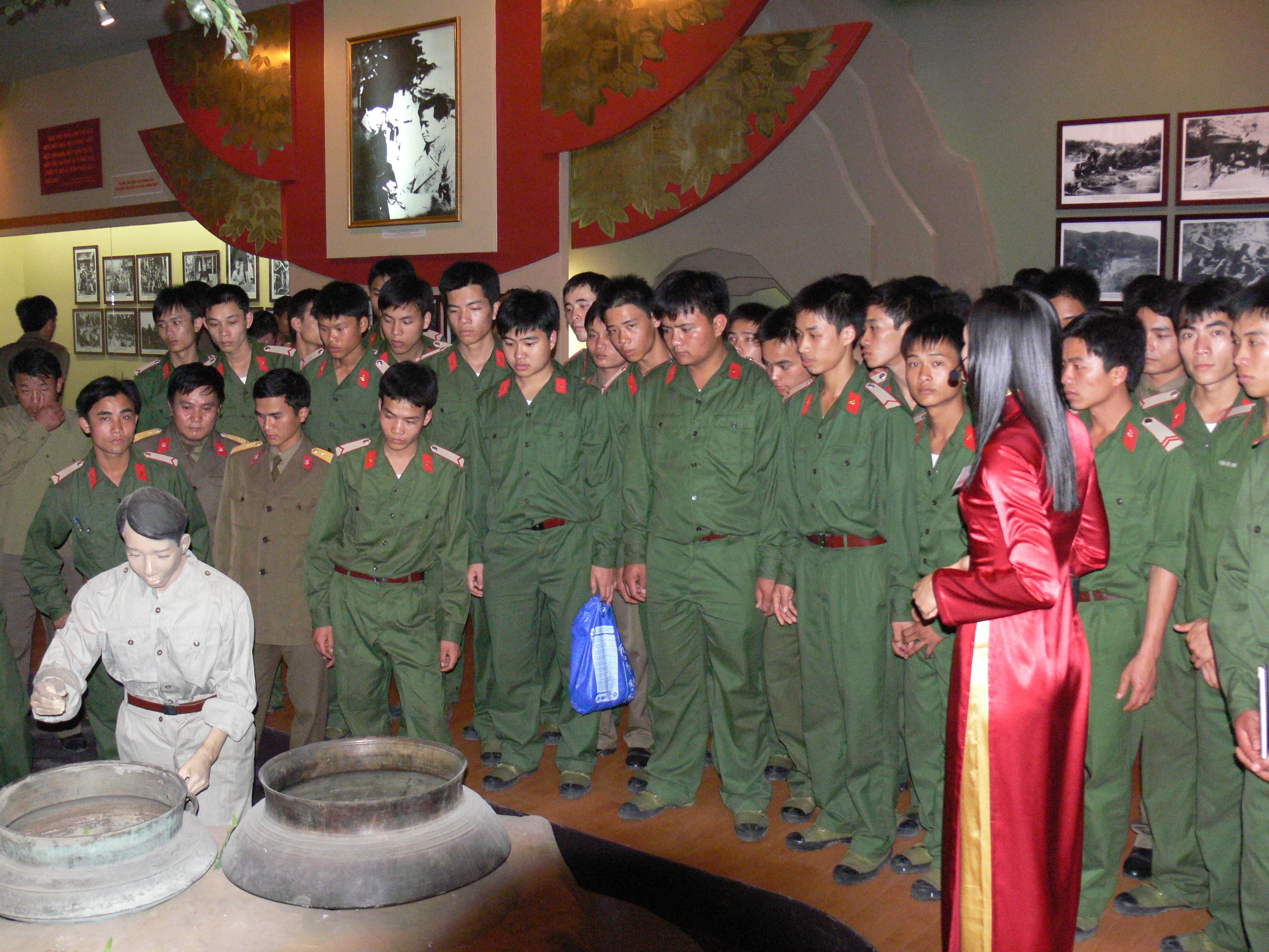 Bộ phát điện quay tay của Đội điều trị 4