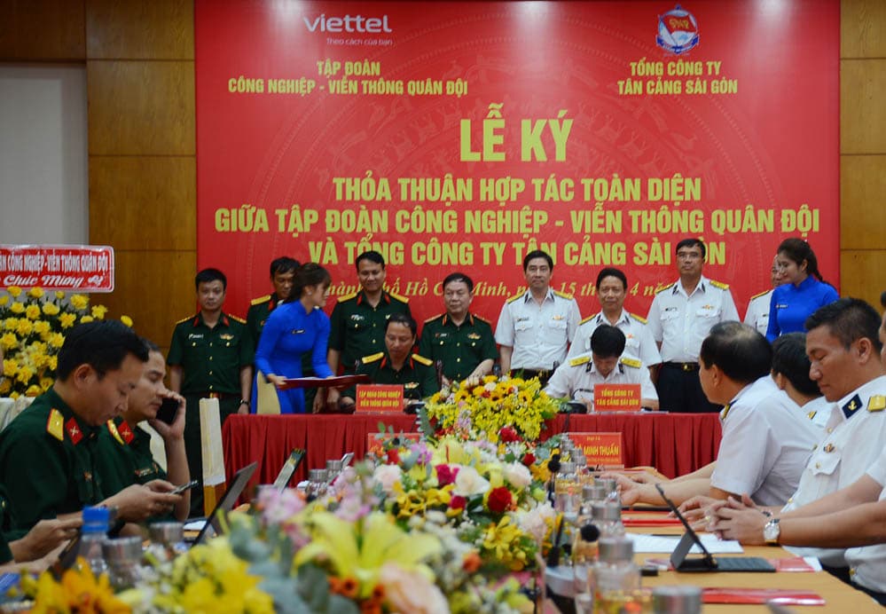 Hợp tác toàn diện giữa Tổng công ty Tân Cảng Sài Gòn và Viettel