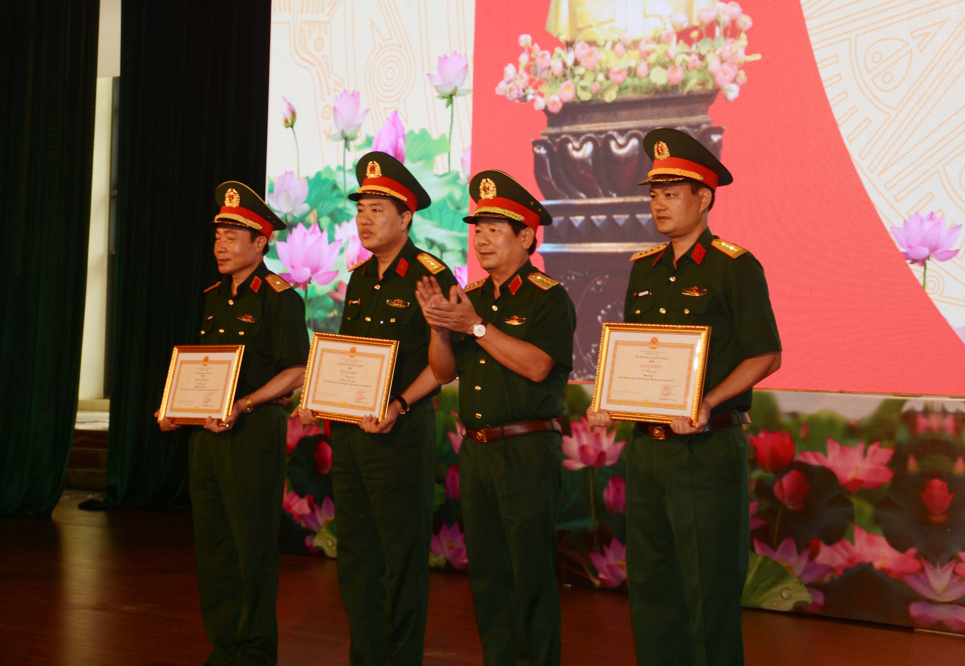 Tiếp tục nghiên cứu đổi mới về nội dung, tổ chức phương pháp huấn luyện
