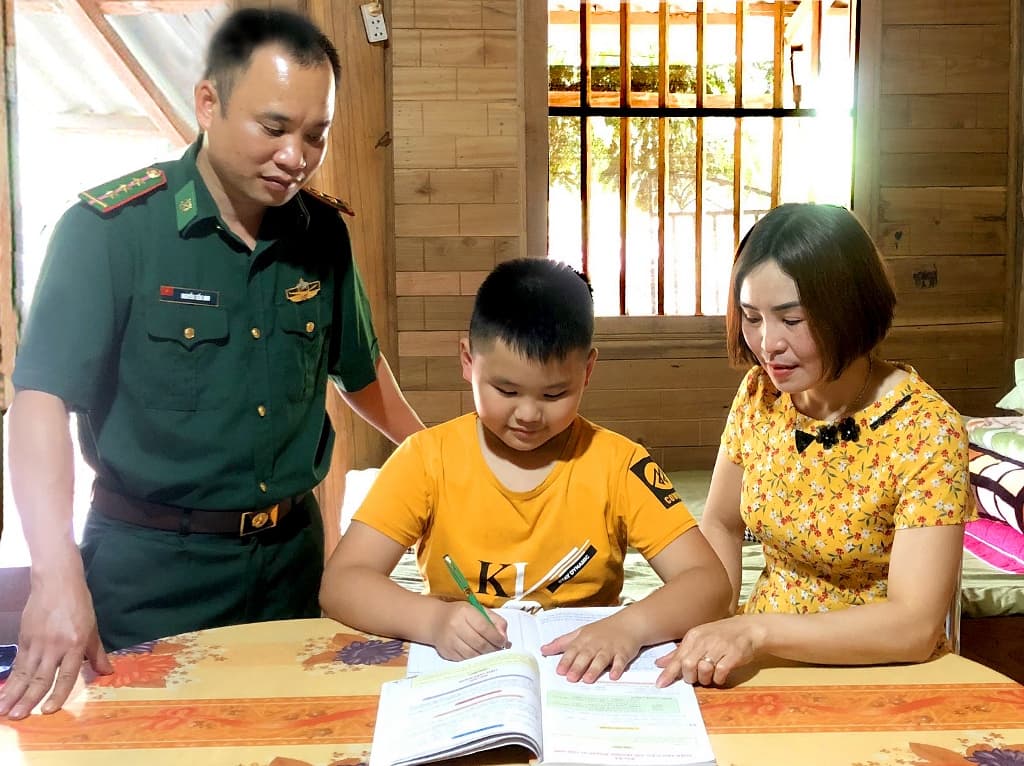 "Giữ lửa" tổ ấm nơi biên cương
