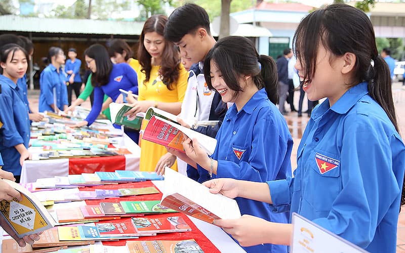 Ngày hội "Mỗi thanh niên một cuốn sách làm bạn"