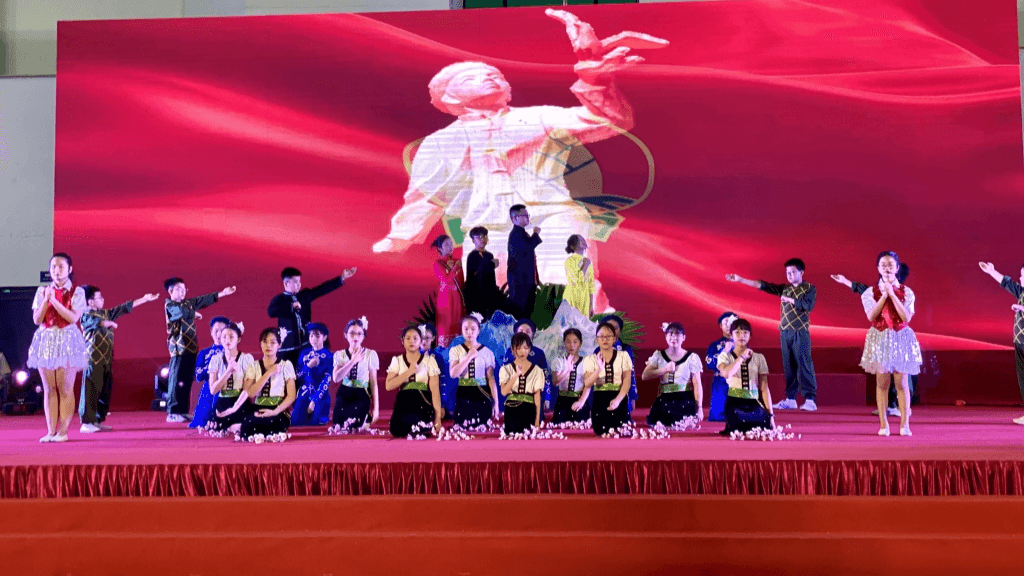 Ngày hội “Thiếu nhi vui khỏe - Tiến bước lên Đoàn”