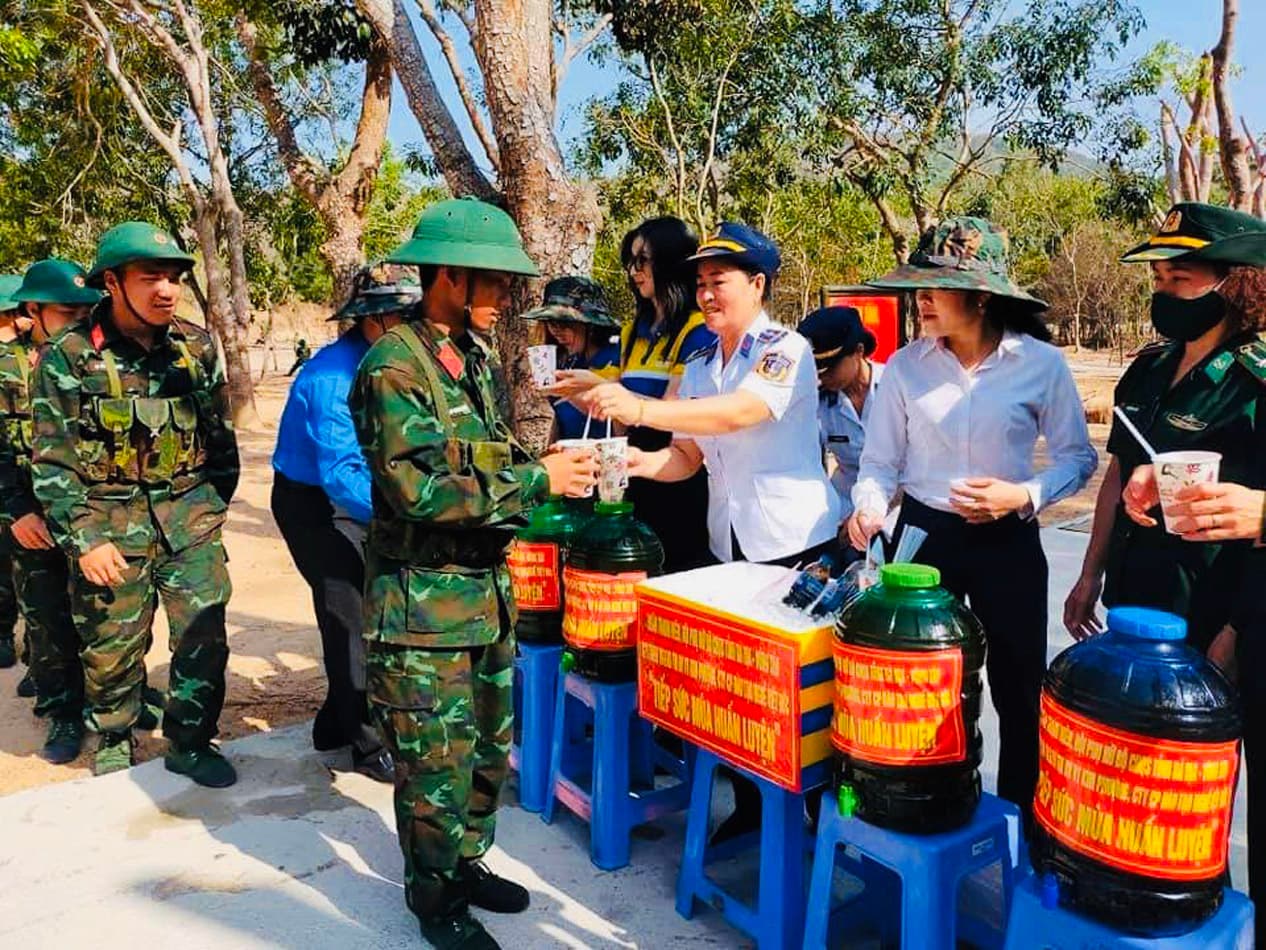 Tiếp sức mùa huấn luyện