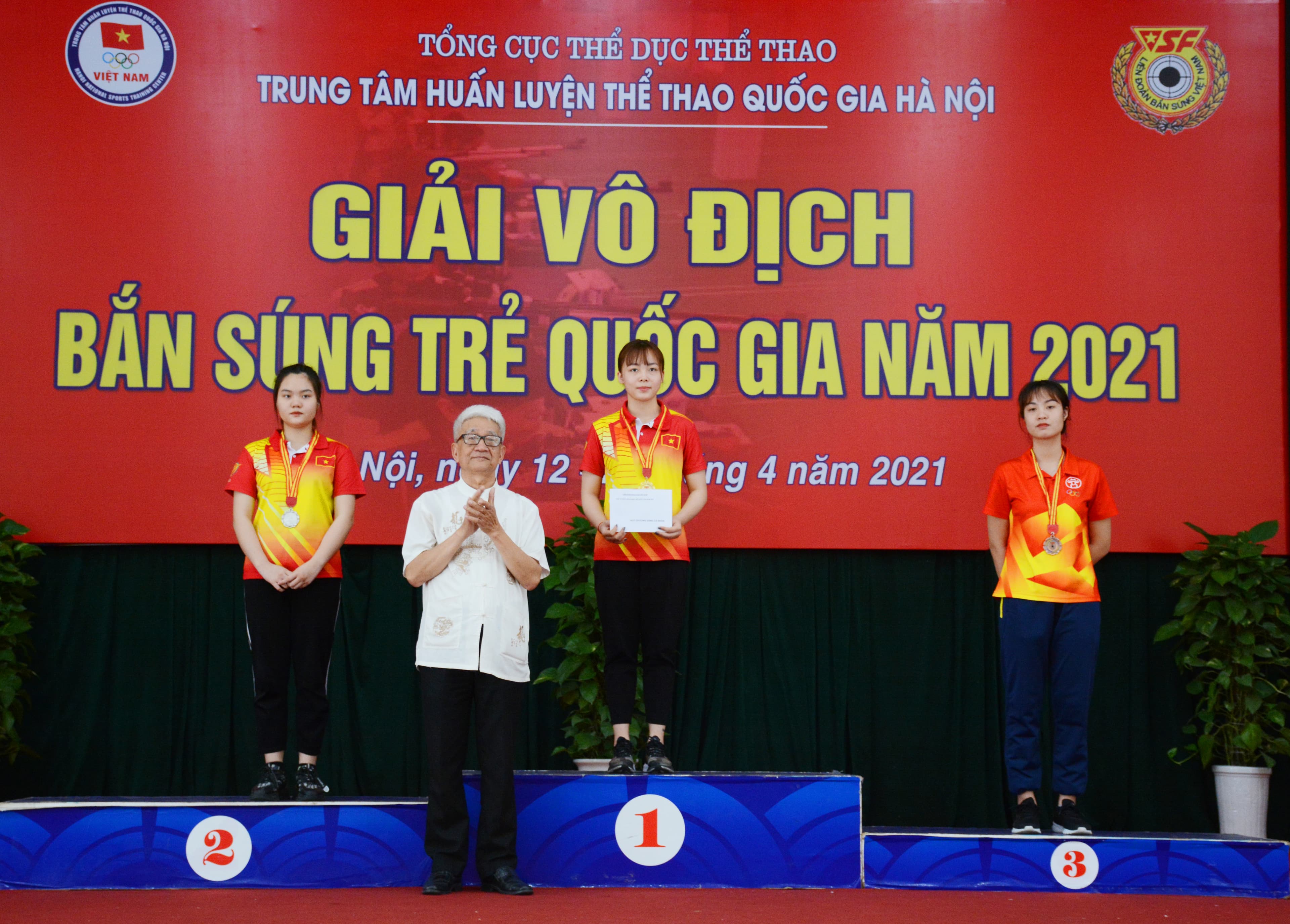 Đoàn Quân đội nhất toàn đoàn, phá 9 kỷ lục bắn súng trẻ quốc gia