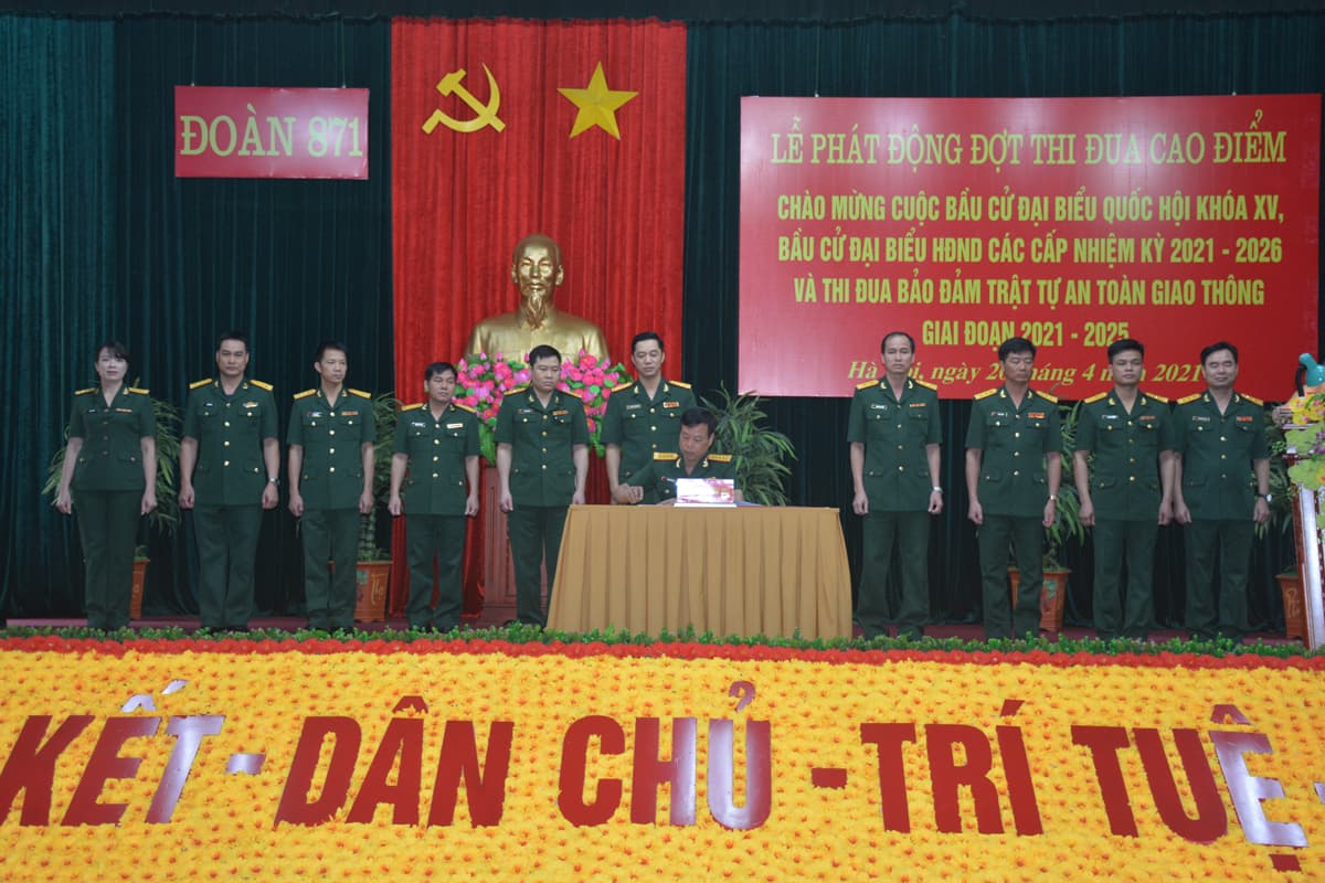 Phát động đợt thi đua cao điểm chào mừng cuộc bầu cử đại biểu Quốc hội và bảo đảm trật tự an toàn giao thông