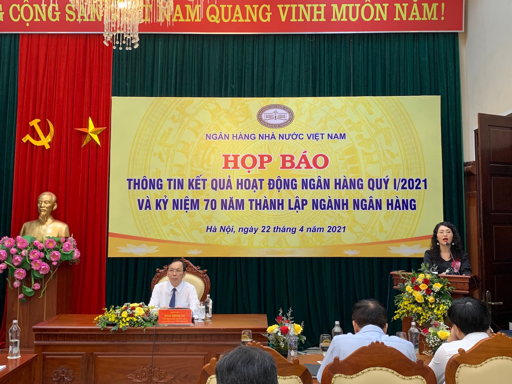 Tổng phương tiện thanh toán tăng 2,90%
