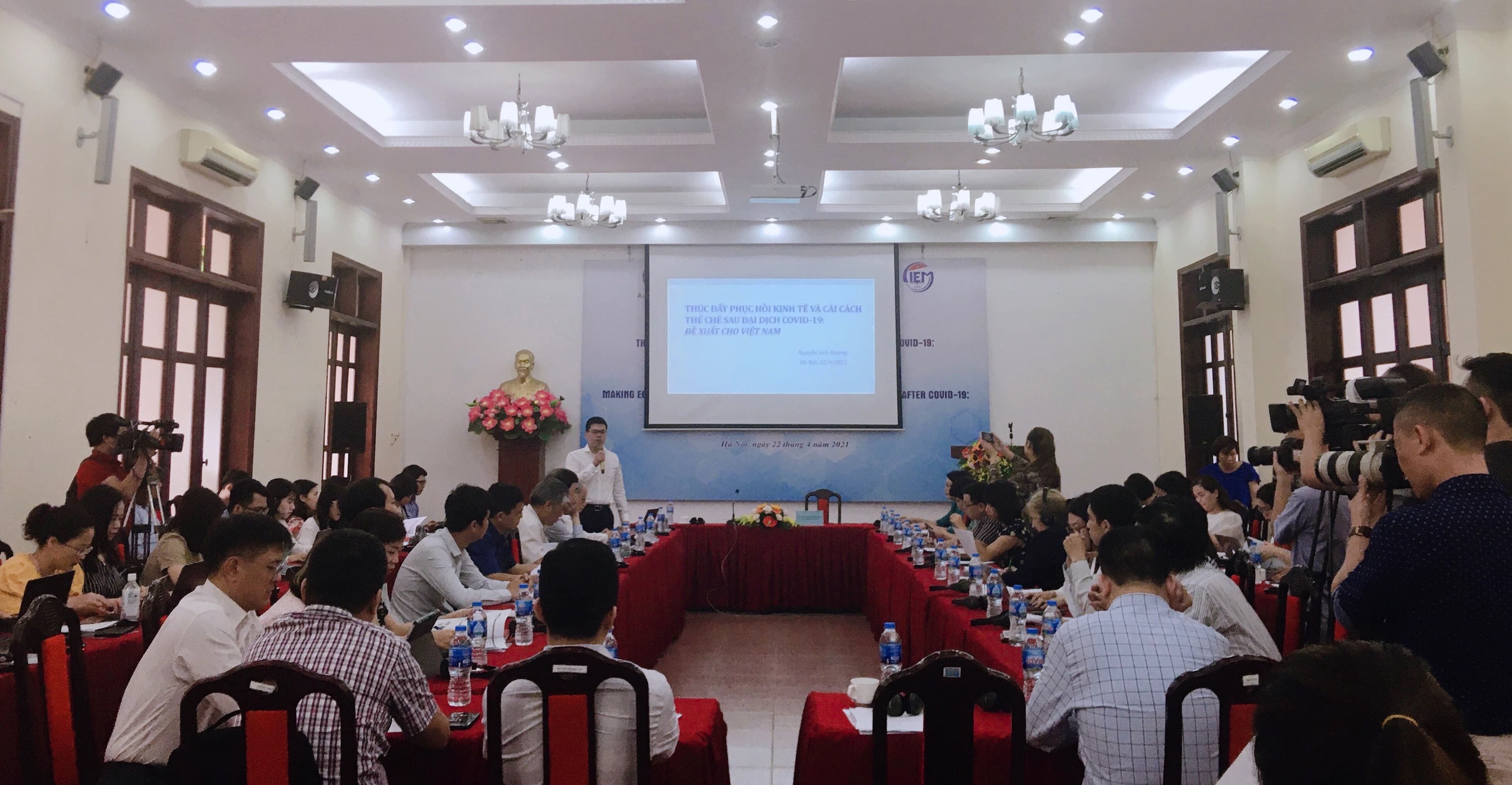 Thúc đẩy phục hồi kinh tế hậu Covid-19: Đề xuất nào cho Việt Nam?