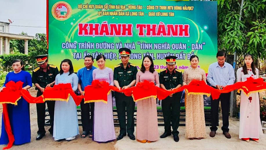 Bộ CHQS tỉnh Bà Rịa - Vũng Tàu bàn giao công trình “Tình nghĩa quân-dân”