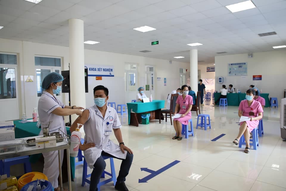 Đã có hơn 176.000 người Việt Nam được tiêm vaccine phòng Covid-19
