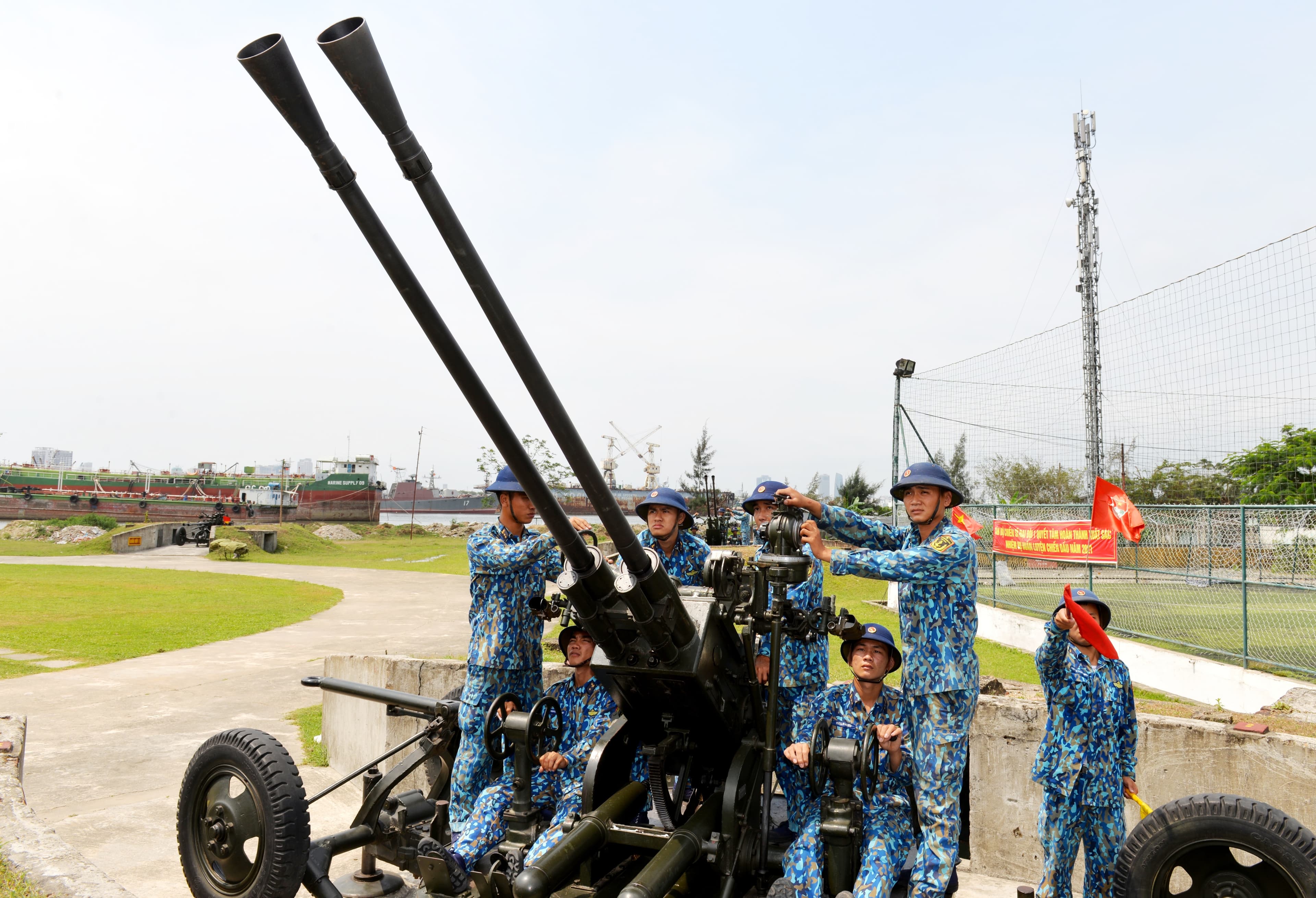 Phát huy truyền thống luyện giỏi, rèn nghiêm