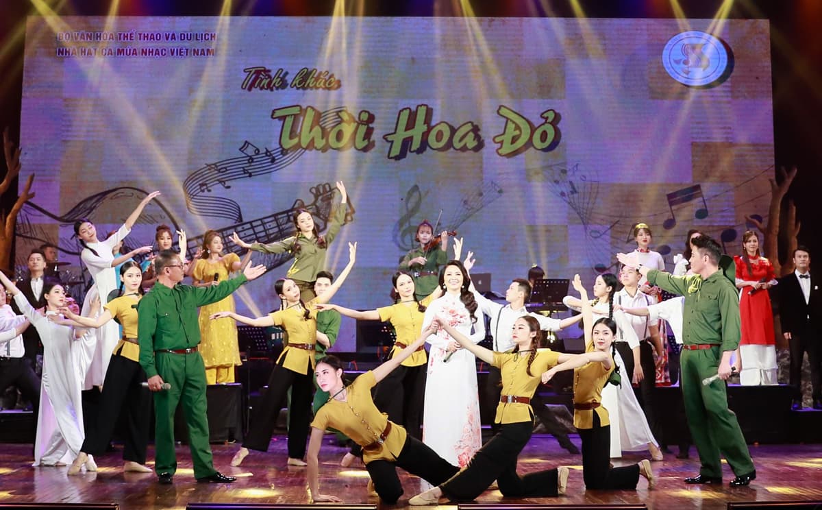 Tái hiện lịch sử hào hùng của đất nước trong chương trình “Tình khúc thời hoa đỏ”