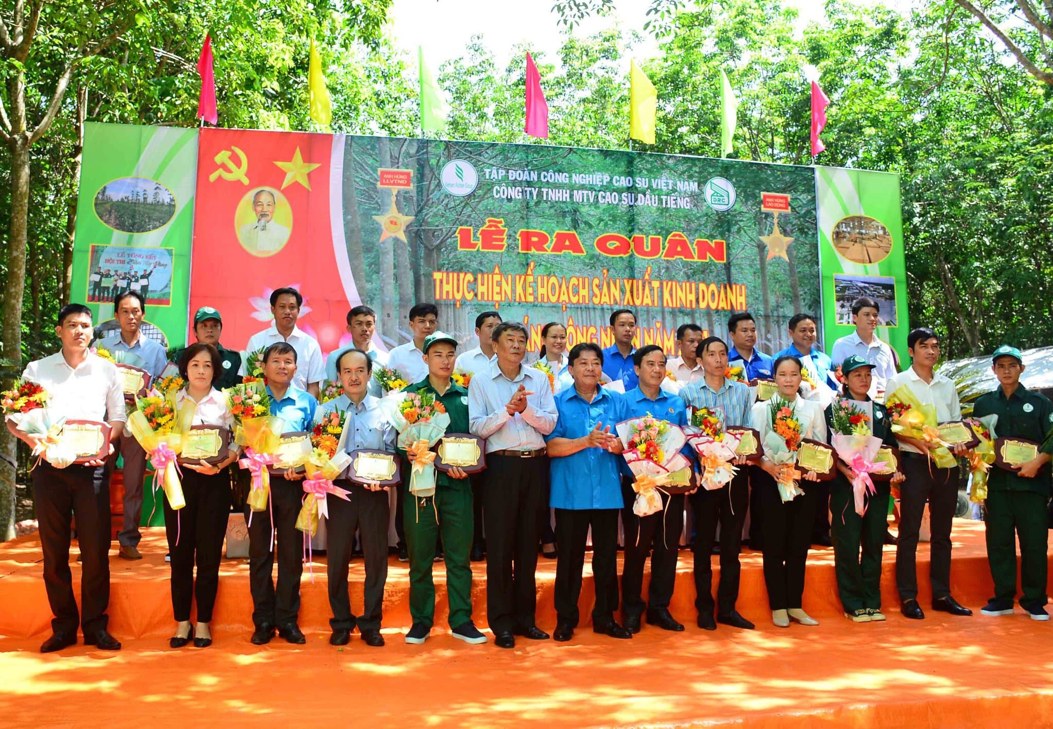 Phấn đấu hoàn thành xuất sắc chỉ tiêu sản xuất, kinh doanh ngành cao su