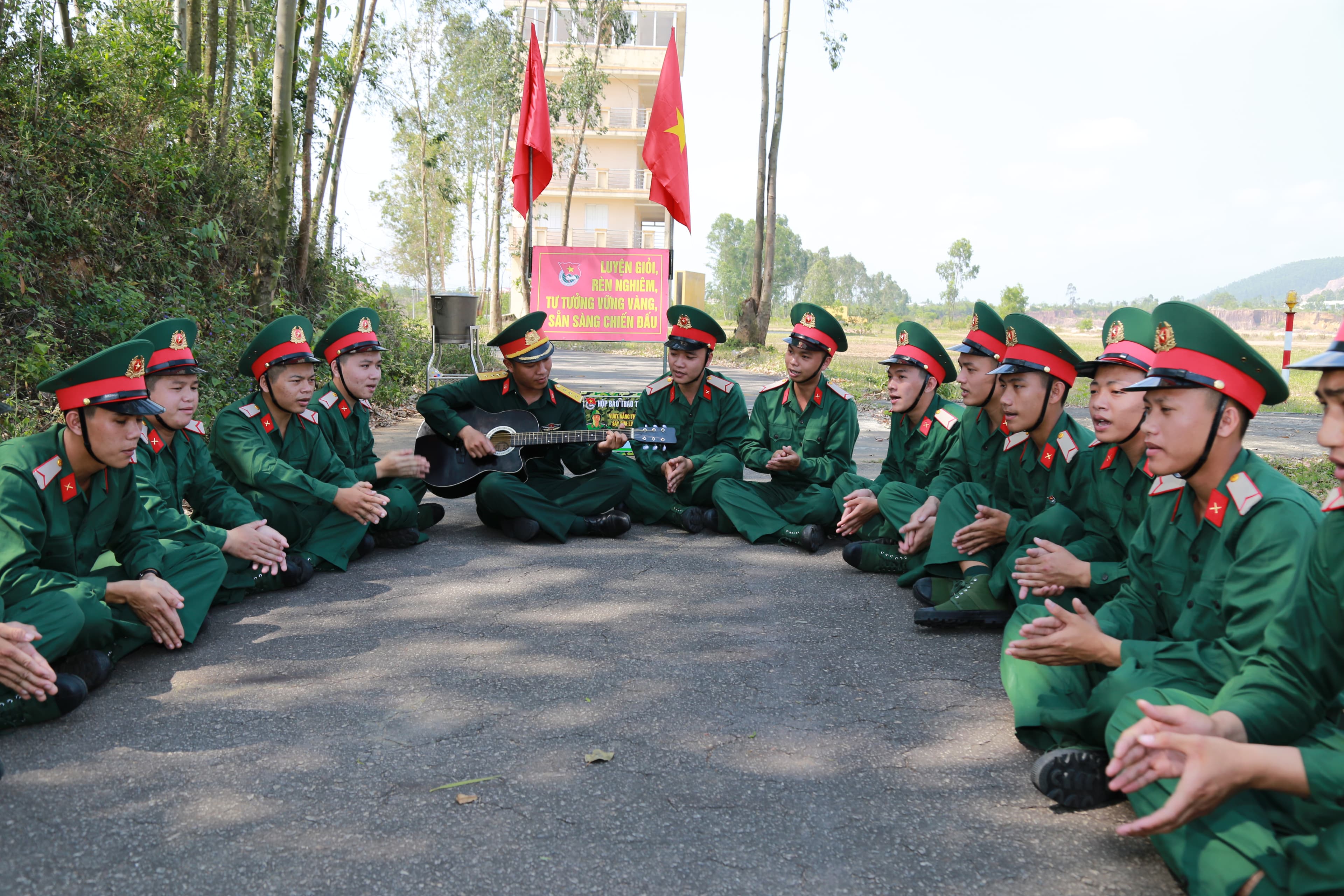 Tâm giao, tri kỷ của binh nhì