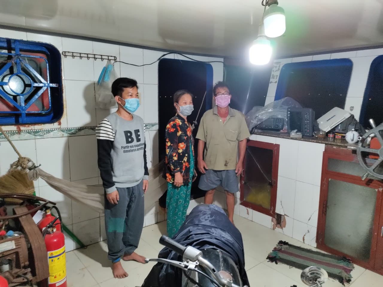 Bộ tư lệnh Vùng Cảnh sát biển 4 bắt giữ 3 người nhập cảnh trái phép