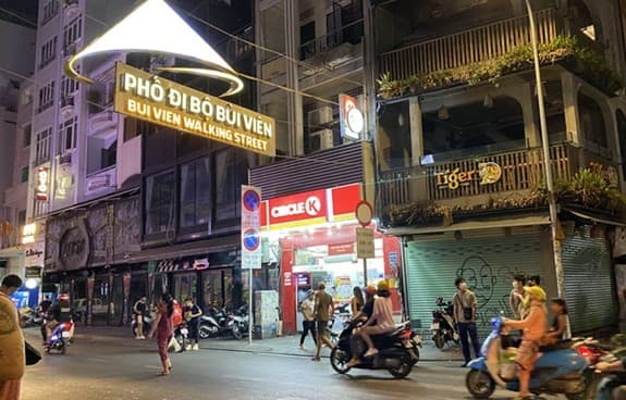 TP Hồ Chí Minh tạm dừng hoạt động các cơ sở kinh doanh dịch vụ karaoke, vũ trường, quán bar