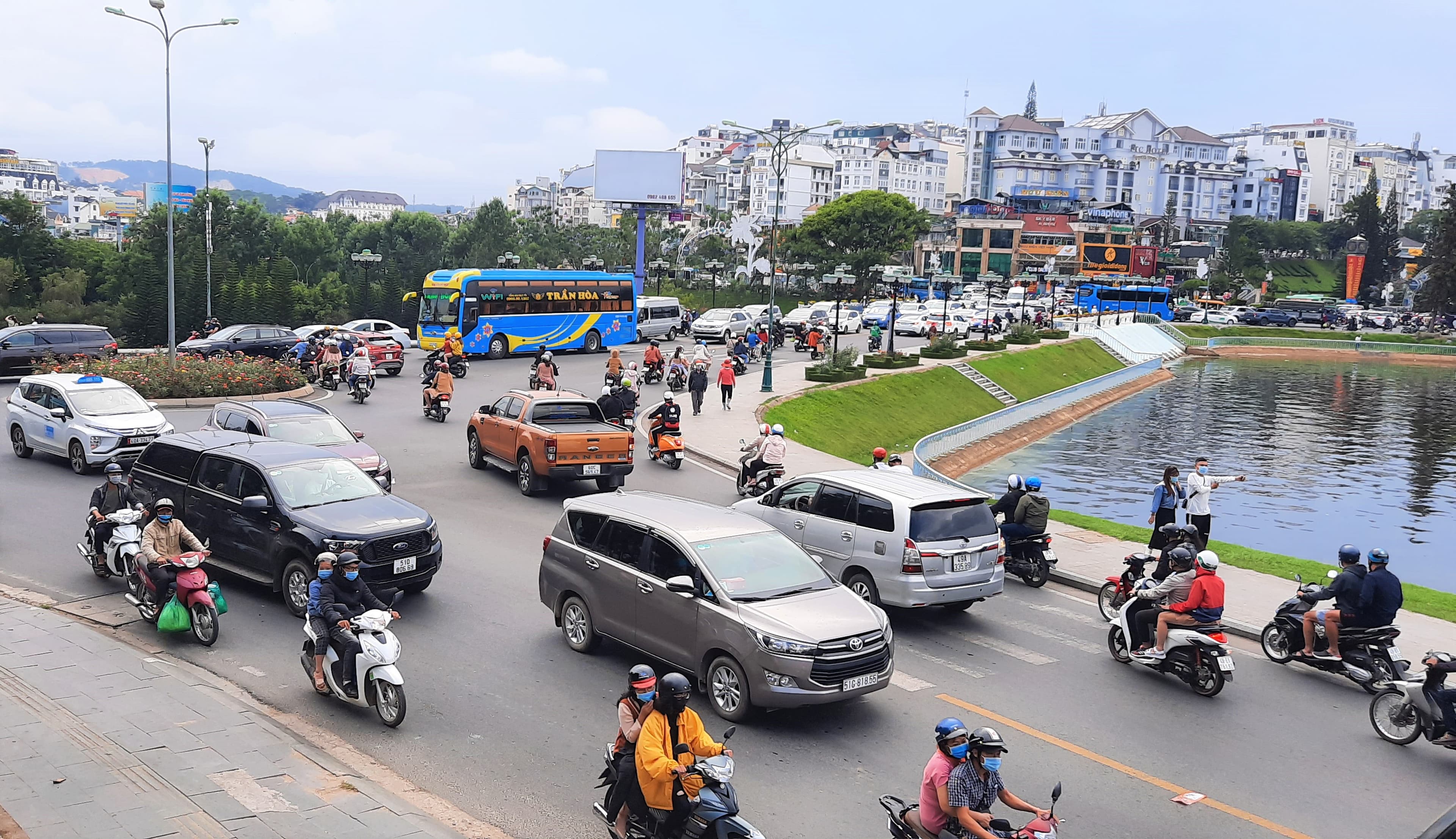 Du khách tới Đà Lạt tăng mạnh, UBND tỉnh Lâm Đồng ban hành công điện hỏa tốc