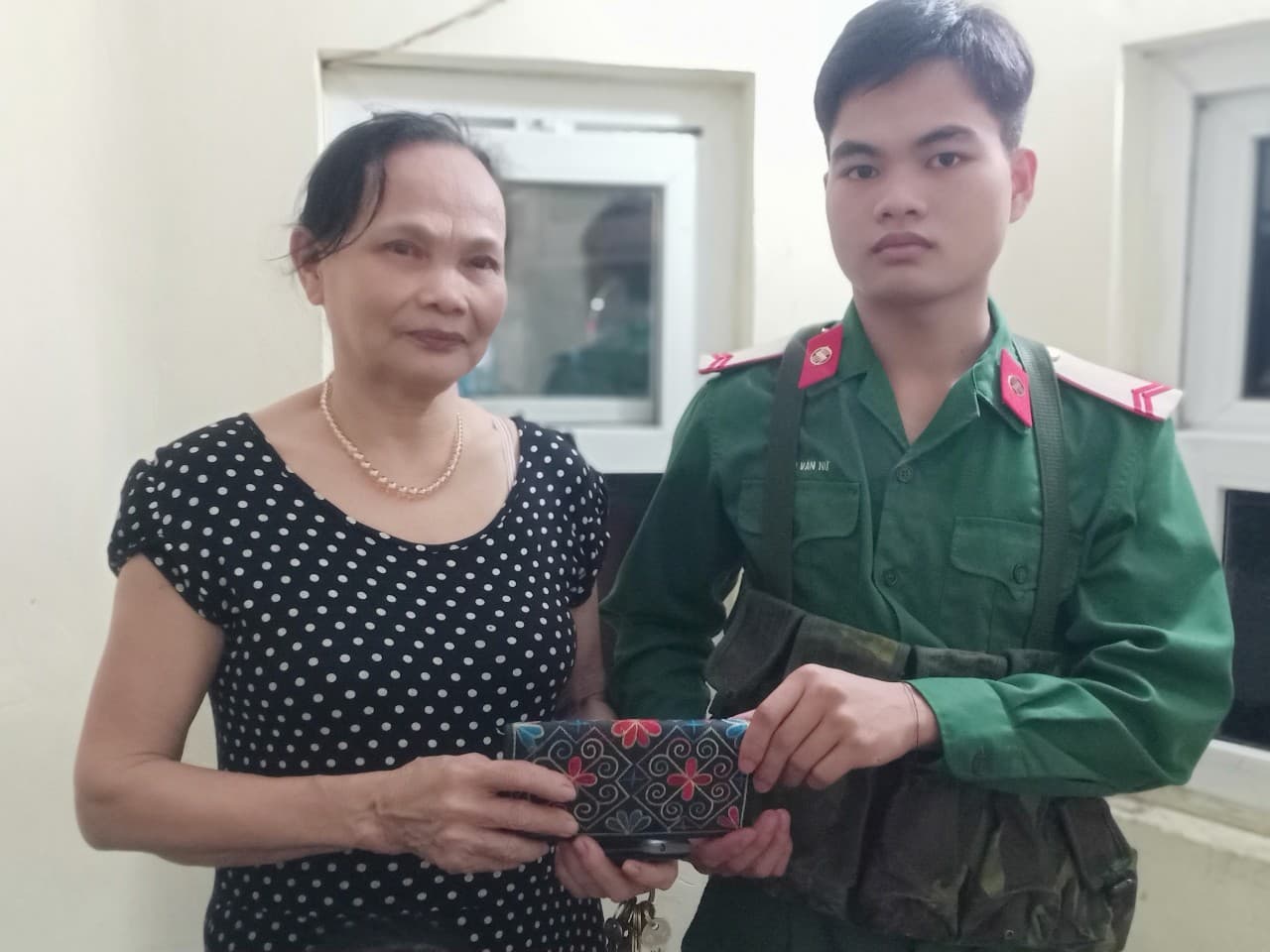 Binh nhất Lô Văn Nữ không tham của rơi