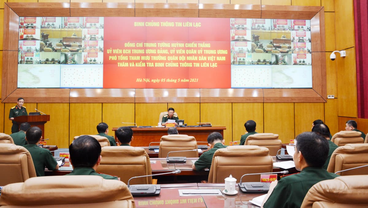 Trung tướng Huỳnh Chiến Thắng thăm, kiểm tra Binh chủng Thông tin liên lạc