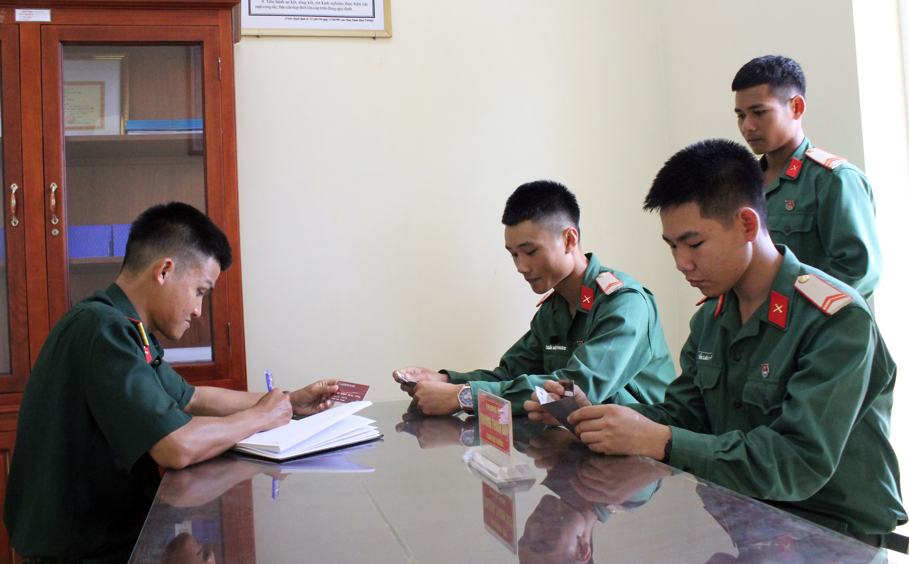 Thẻ ATM cho... chiến sĩ