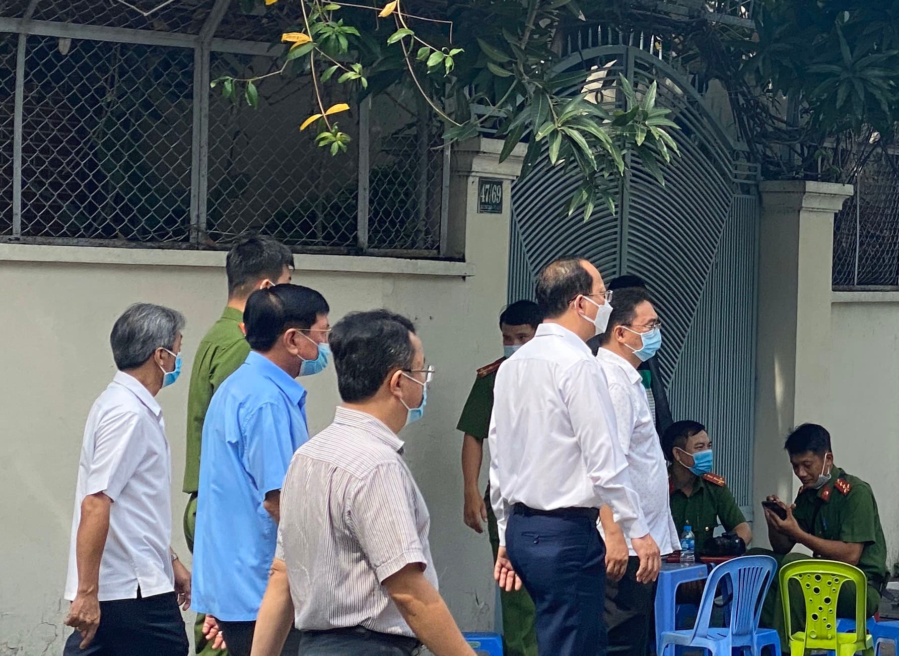 Lãnh đạo TP Hồ Chí Minh thăm hỏi gia đình các nạn nhân vụ cháy xảy ra chiều 7-5