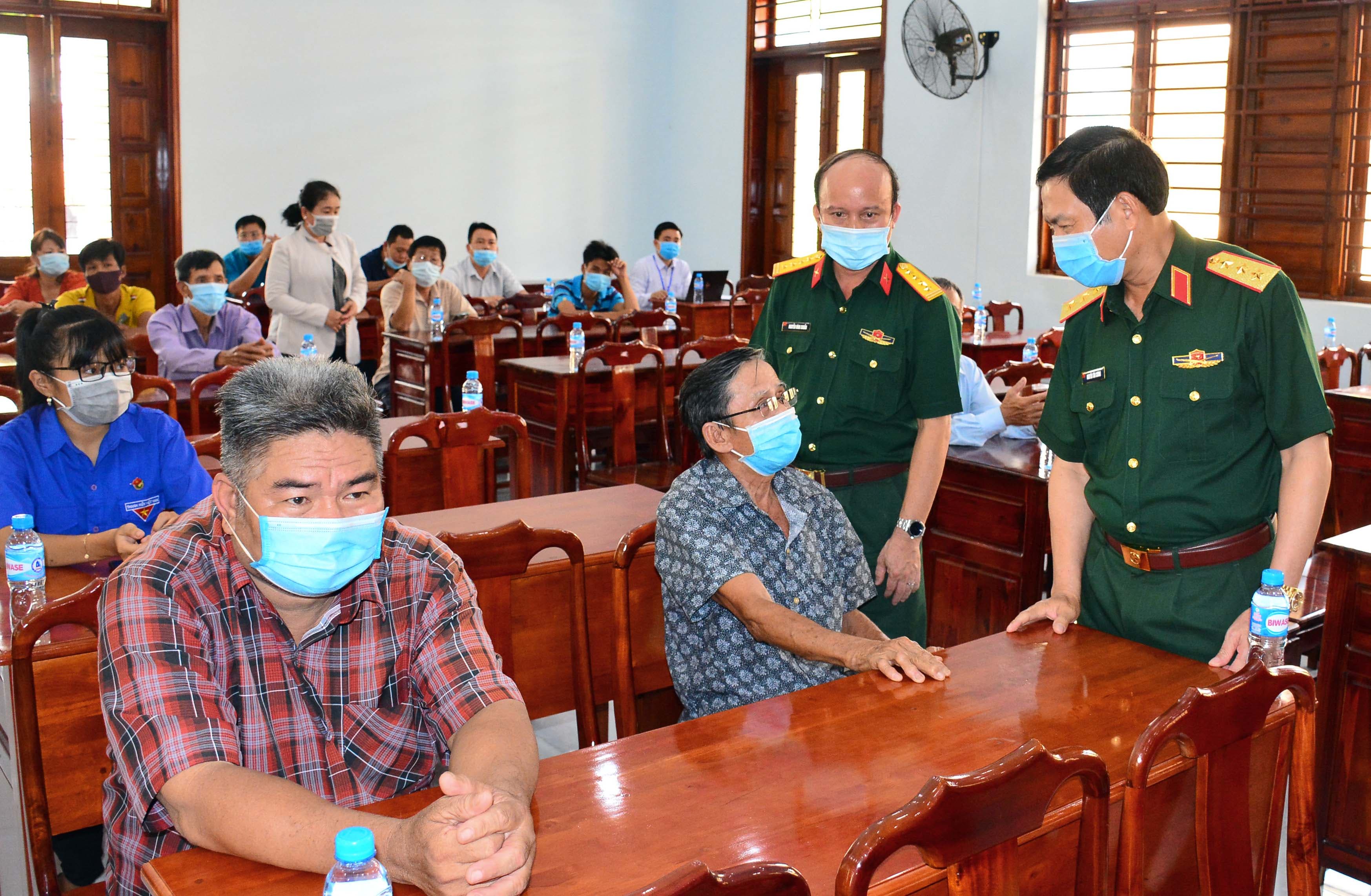 Thượng tướng Nguyễn Tân Cương tiếp xúc cử tri tại huyện Dầu Tiếng, Bình Dương