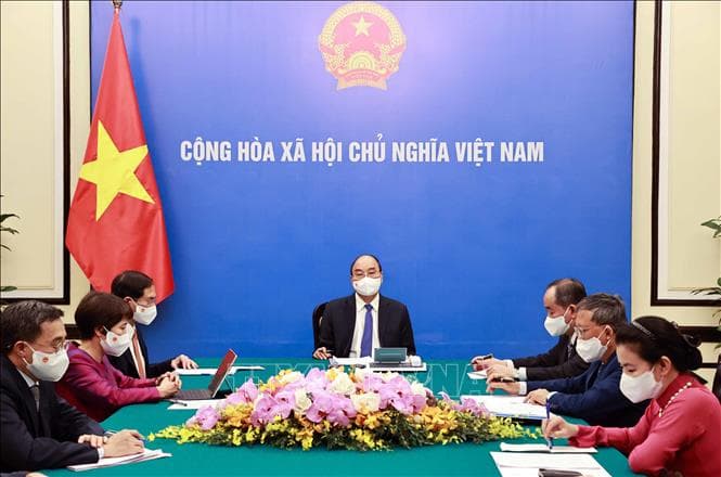 Chủ tịch nước Nguyễn Xuân Phúc điện đàm với Tổng thống Pháp và Thủ tướng Nhật Bản