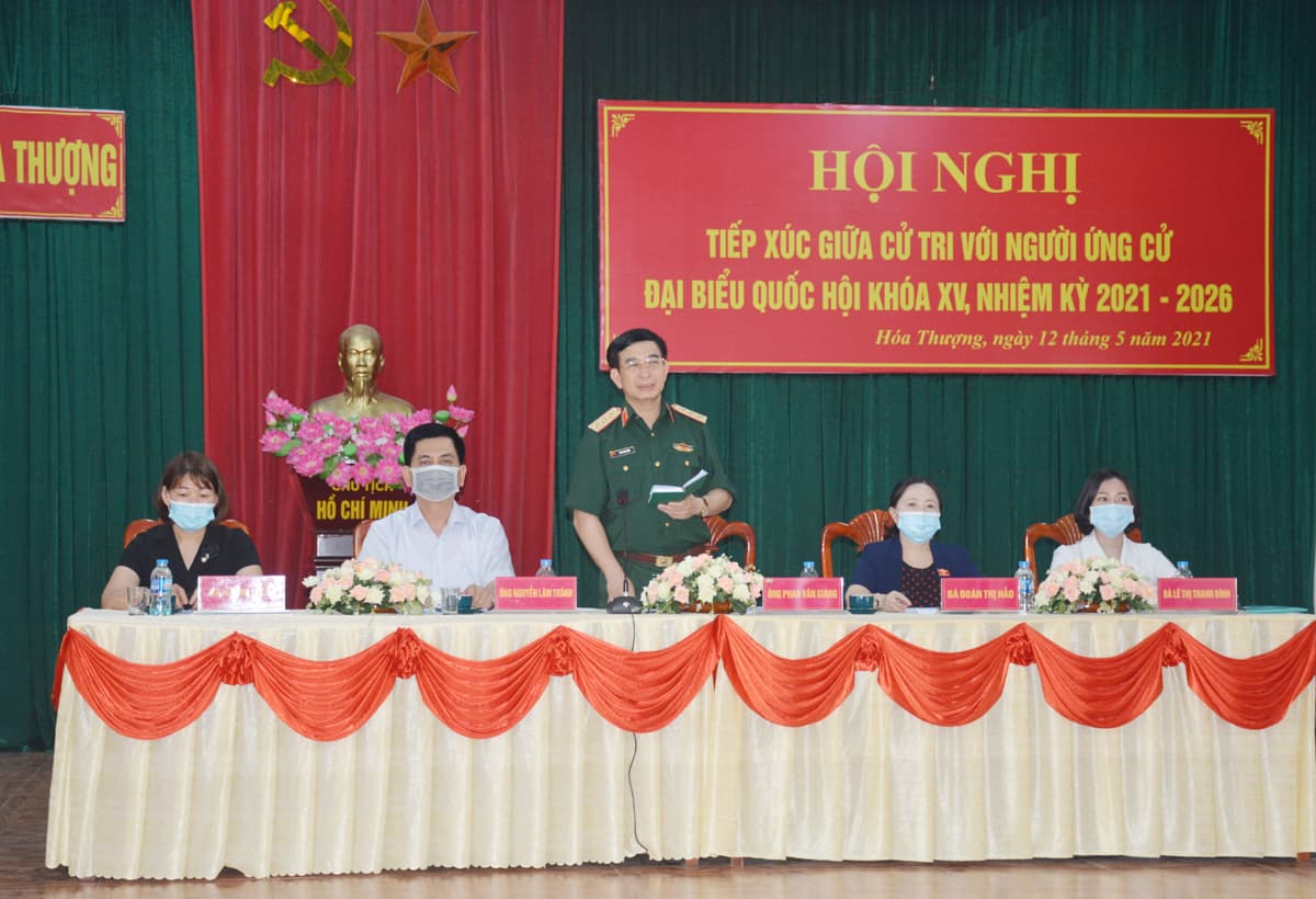 Thượng tướng Phan Văn Giang tiếp xúc cử tri tại xã Hóa Thượng, huyện Đồng Hỷ, tỉnh Thái Nguyên