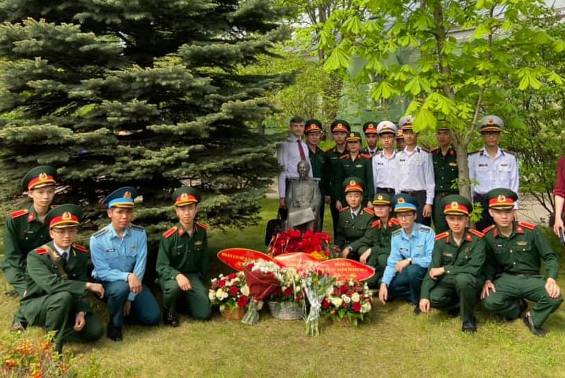 Kỷ niệm 131 năm Ngày sinh Chủ tịch Hồ Chí Minh tại TP St. Petersburg, LB Nga